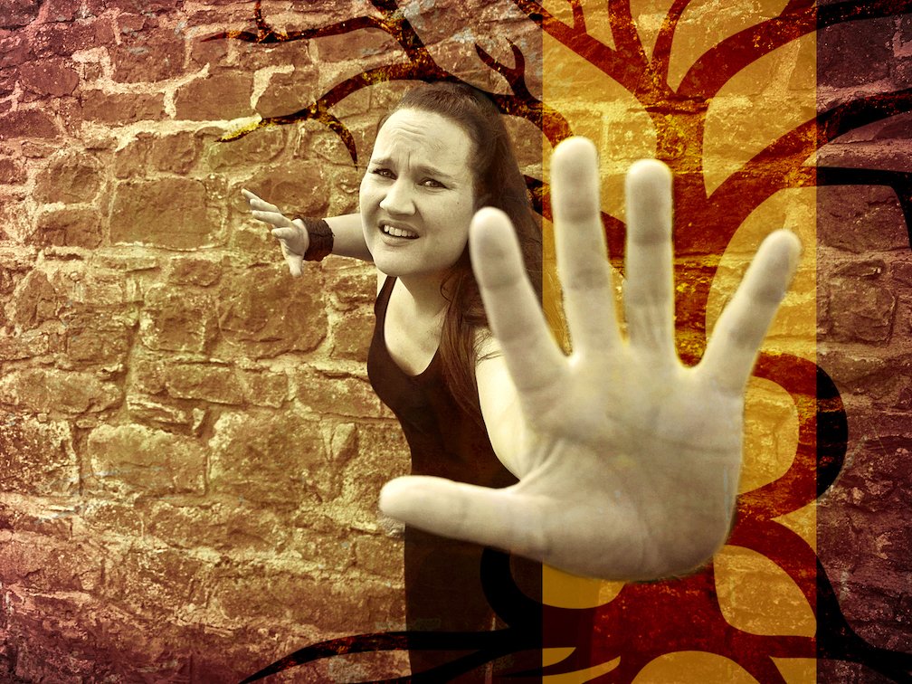 Jenny Räisänen’s The Sun Between The Shadows Is a Darkly Mesmerizing Masterpiece