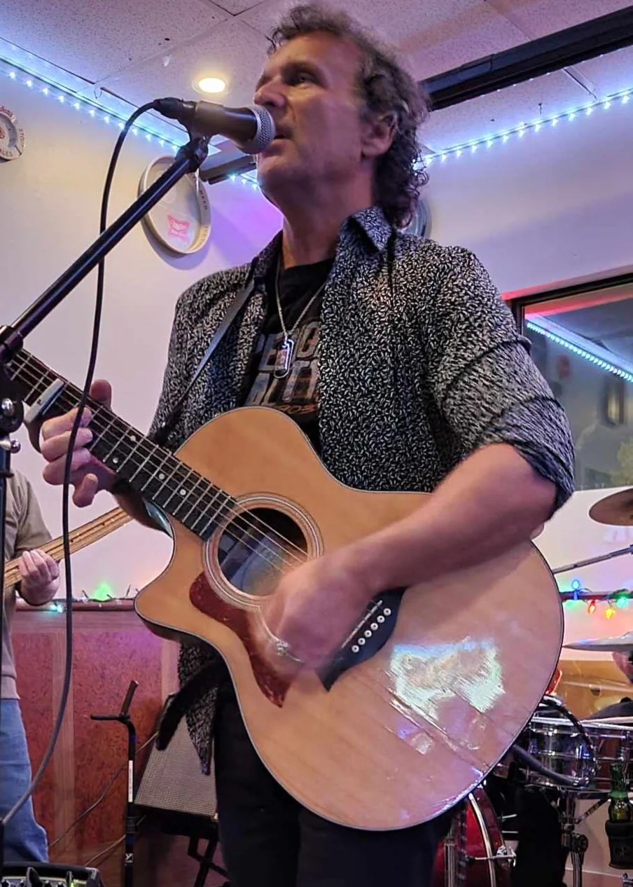 Seann Medicina: “I prefer to connect with listeners in live performances. Then I can see if they are paying attention or not”
