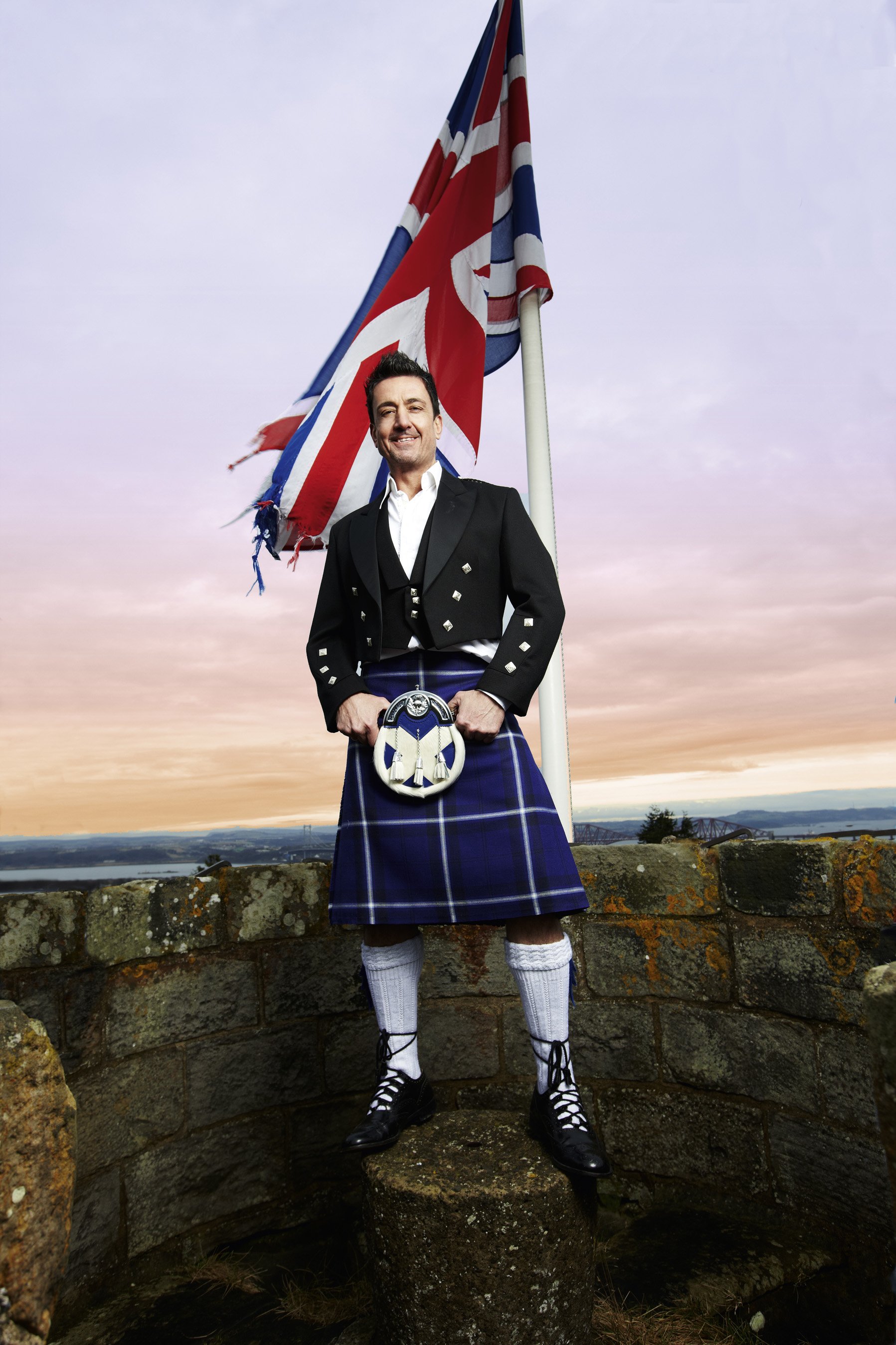 FERDINAND RENNIE Revisits Joy and Warmth on Classic Single Summer, Roses, and Wine