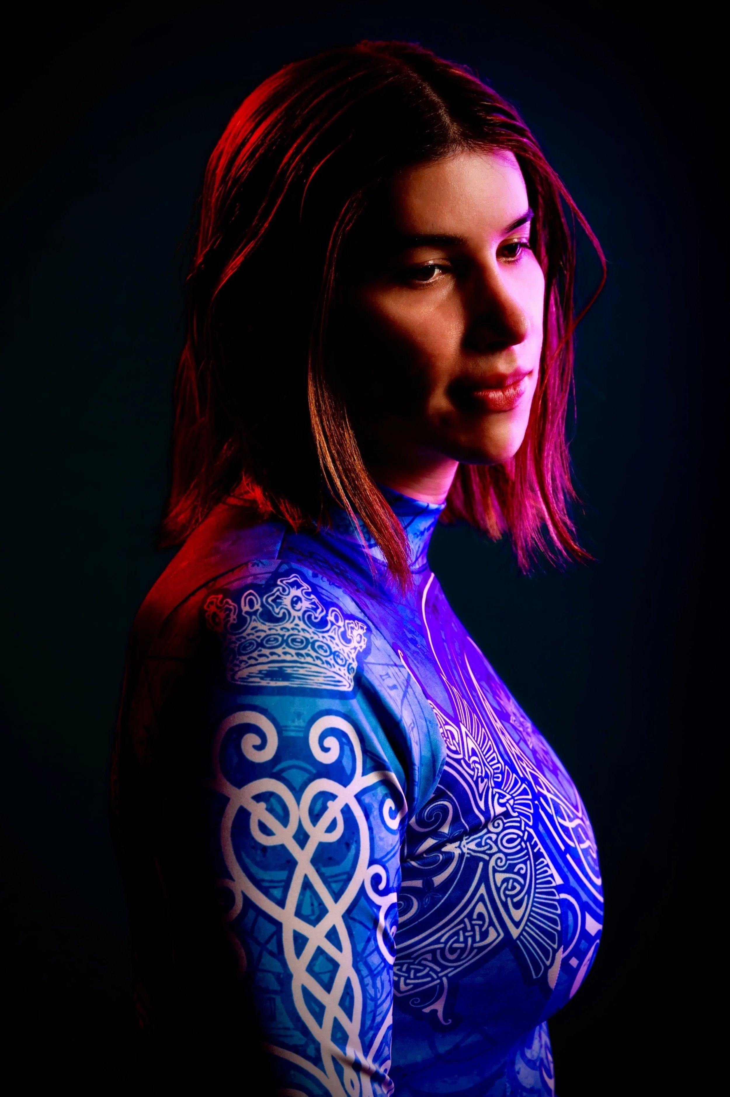 Going Nowhere Finds SERAh Balancing Weighty Synths with Hypnotic Electronic Textures