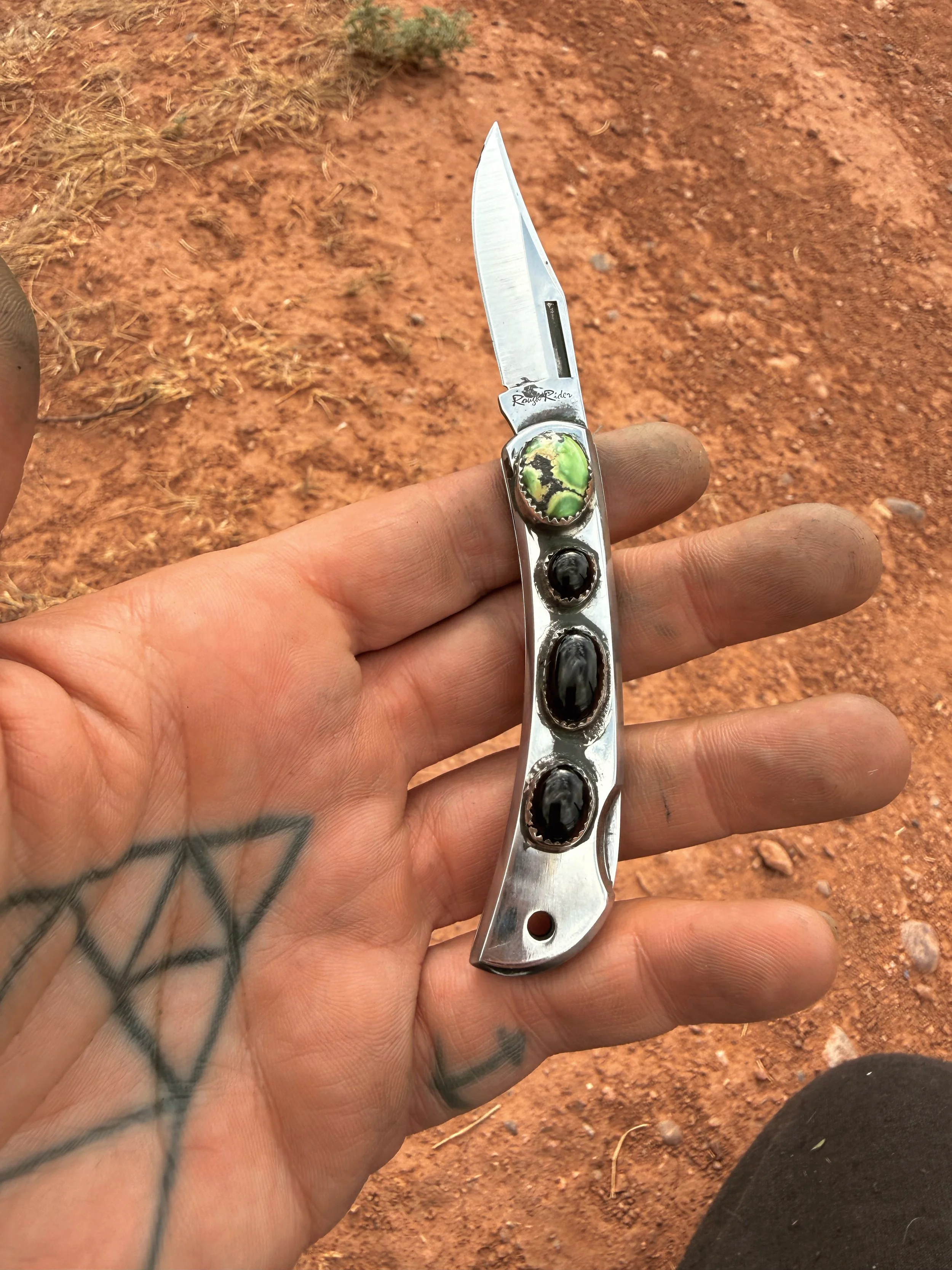 Green and Onyx Stainless Steel Pocketknife