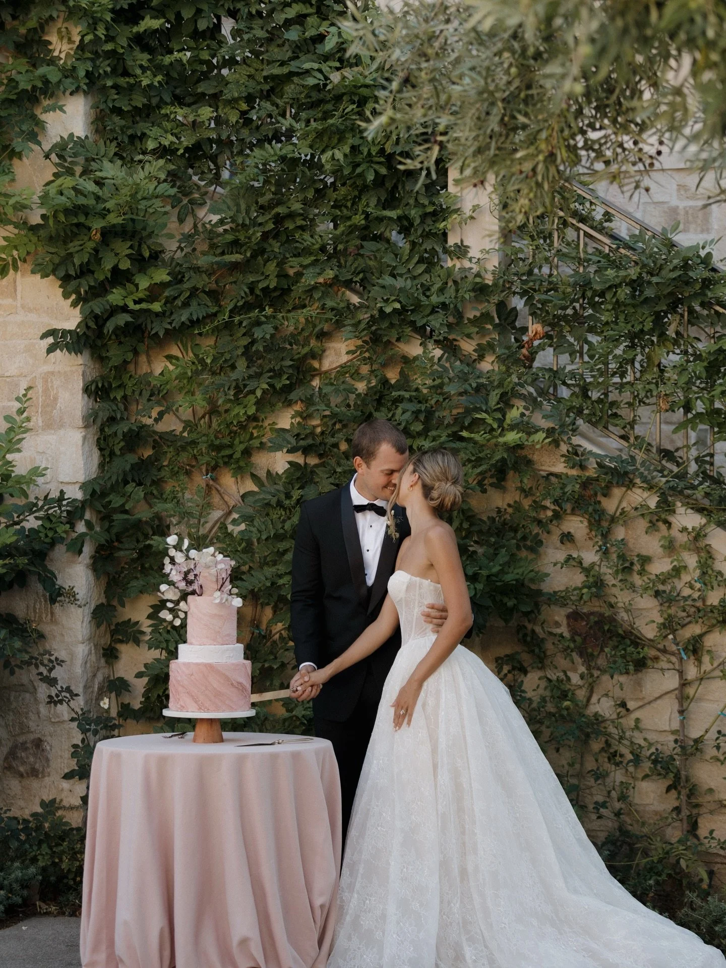 A little slice of European heaven in California 🤎

Creative Hosts: @bashboulevard @flower.snob
Planning and Design: @bashboulevard
Venue: @monserateweddings @monseratewinery
Content Creator: @aisleaccess
Hair and Makeup: @kcwitkamp
Florist: @flower.