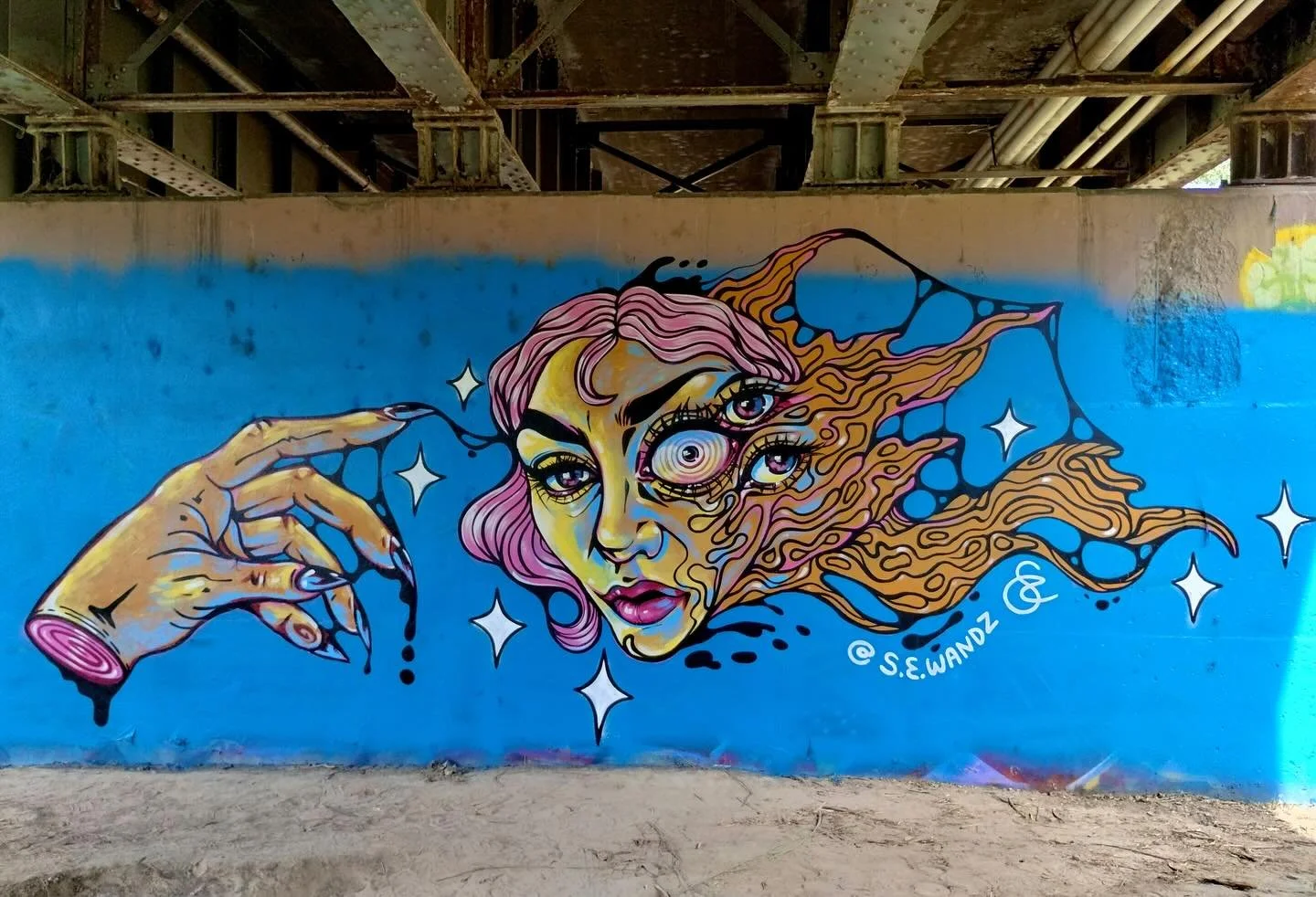 Here&rsquo;s the mural I did yesterday, it took me 5 hours! It was really fun to just do whatever I wanted. I look forward to doing more of these and expanding my mural portfolio!

#muralist #muralart #murals #muralpainting #muralartist #traditionlar