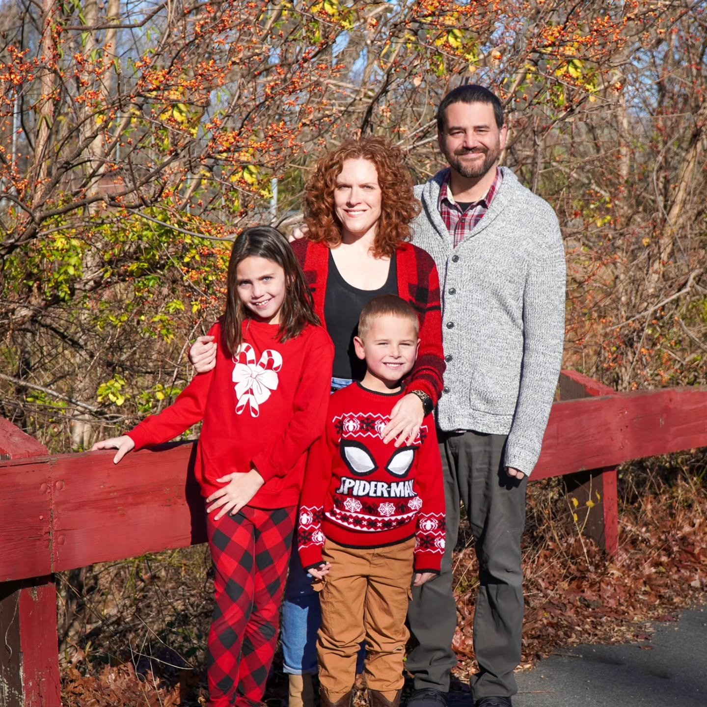 Fall is winding down but we were still able to capture this super fun session! 

#fallphotography🍂🍁 #familyphotography  #njphotography