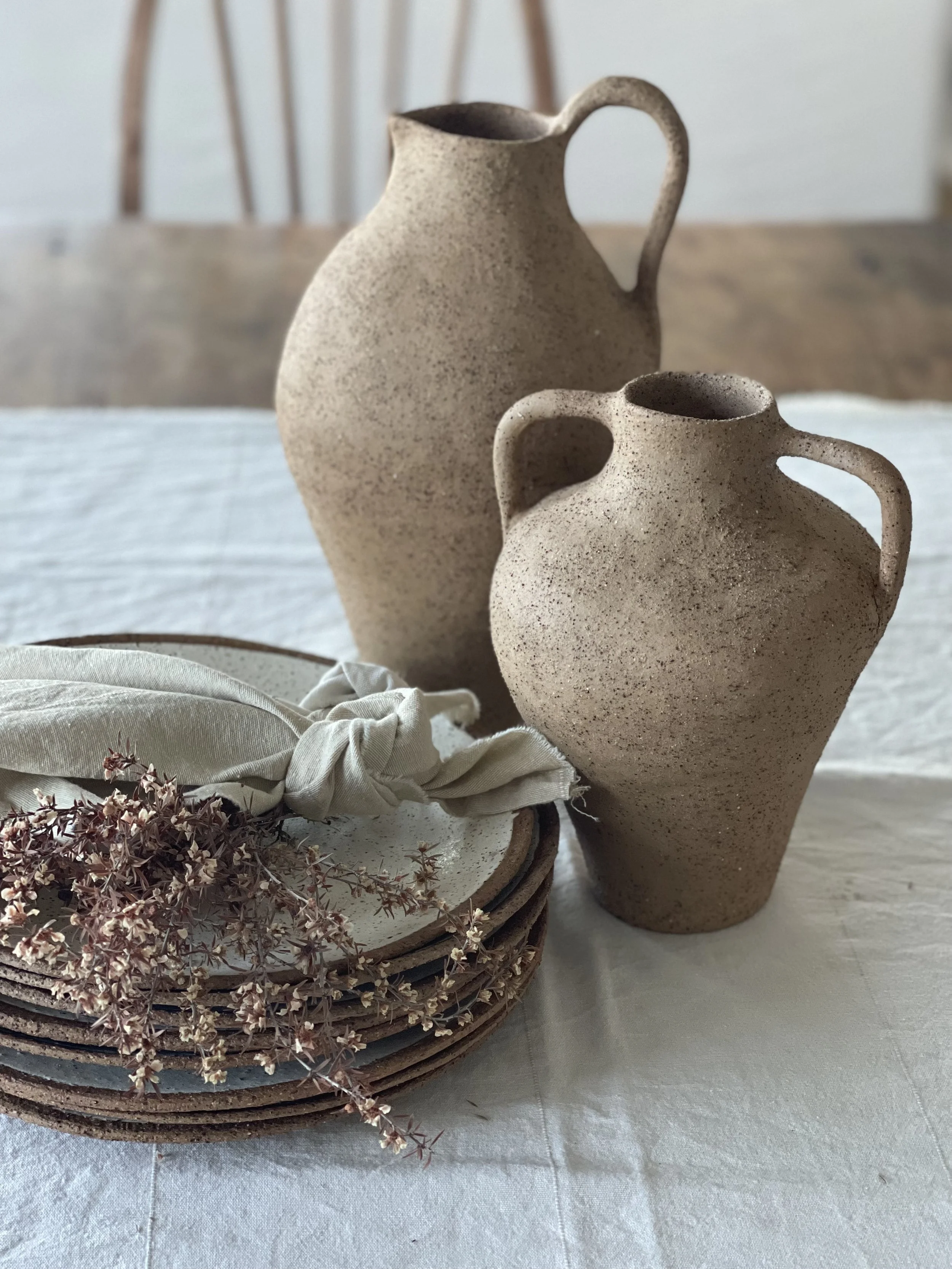 orso Vase Medium – 25cm handmade ceramic vase by Melissa Lellouche with raw matte finish. Part of the Natural Collection.