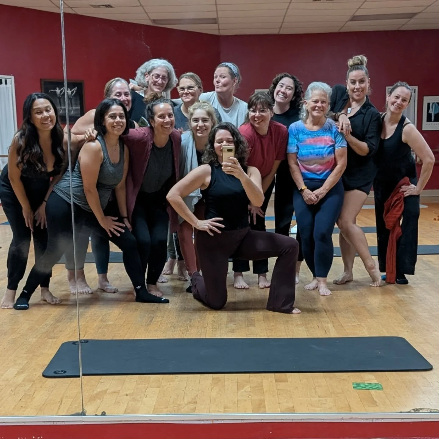 What an epic night! We came, we danced, we released our little hearts out ❤️

So grateful to everyone who came- my friends, my clients, even my Mama. Thank you thank you thank you! 🙏🏼

And a special thank you to @julzth for bringing the sound and h