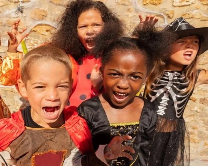 children%2Bat%2Ba%2BHalloween%2Bparty.jpg