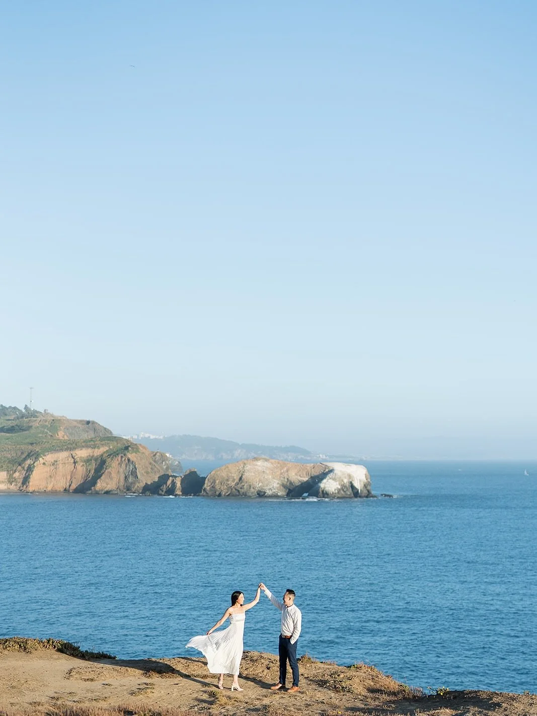 Digging through so many sessions I haven&rsquo;t gotten around to sharing, like Rosemary &amp; Brandon&rsquo;s beautiful coastal engagement from last year 🌊 

#engaged #shesaidyes #engagementphotos #engagementring #proposal #proposalphotography #eng
