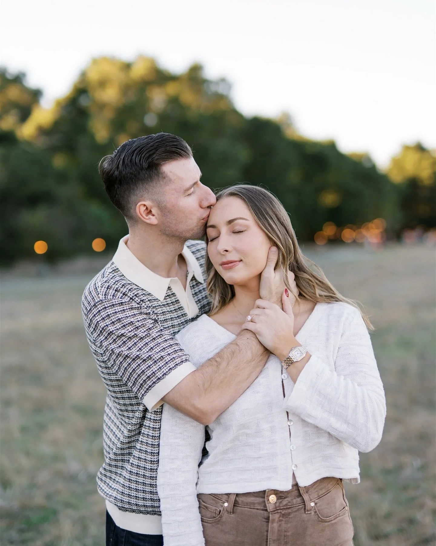 A little golden hour magic with these two at @filoliestate ✨ More to come from J+ A&rsquo;s beautiful engagement.

#engaged #shesaidyes #engagementphotos #engagementring #proposal #proposalphotography #engagementphotographer #justengagedlife #proposa