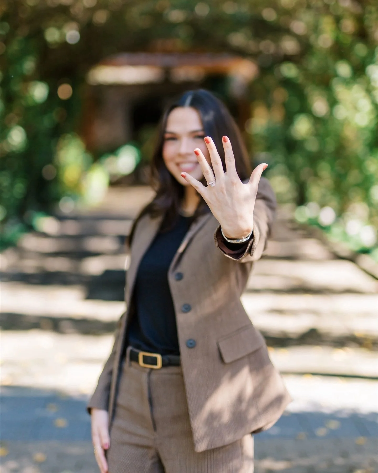 There&rsquo;s something magical about a proposal surrounded by the people who mean the most. 💍✨

Andres &amp; Isabela brought so much heart to this moment, and I&rsquo;m still smiling looking back on it.

I&rsquo;m forever grateful for @caymuscab an