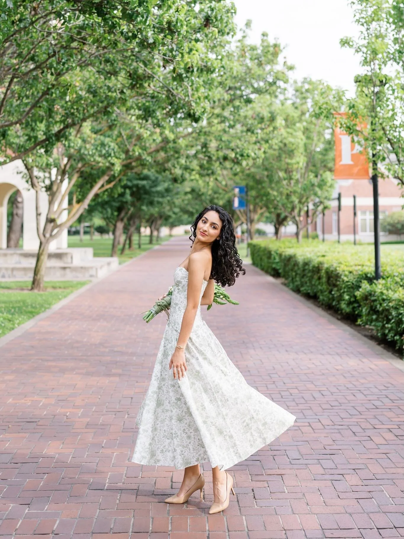 From professional ballerina to future dentist ✨💃🏼🦷
Congrats on your recent graduation, Nikki. Excited to see what&rsquo;s next for you and wishing you all the best in this new chapter 🎓

#napaphotographer #bayareaphotographers #seniorphotoshoot #