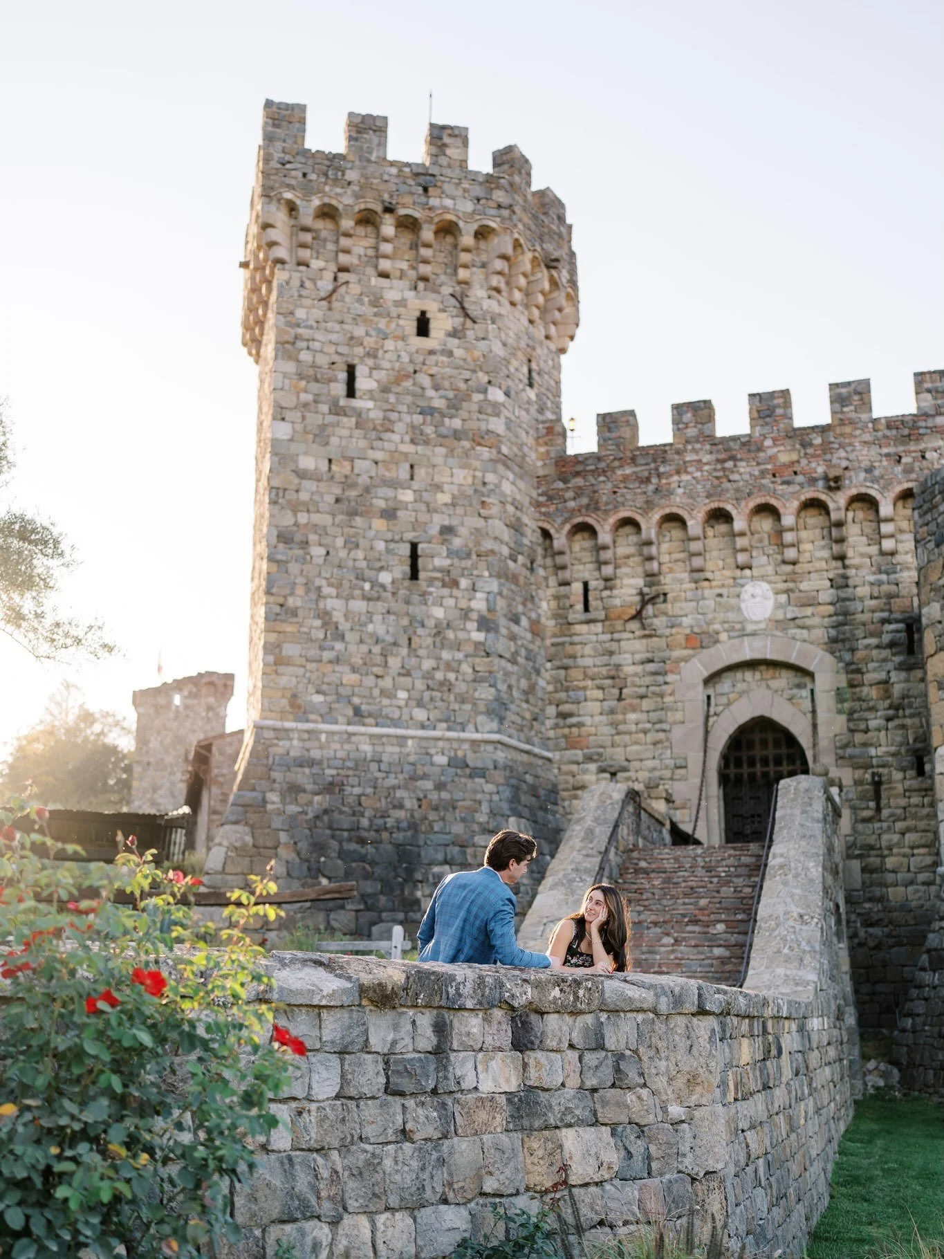 A little romance, a lot of intention, and one unforgettable yes 🤍 

Set against the beautiful backdrop of @thecastello in the heart of Napa Valley and yet might as well be in another country from the views. 

This one was especially good. Every deta