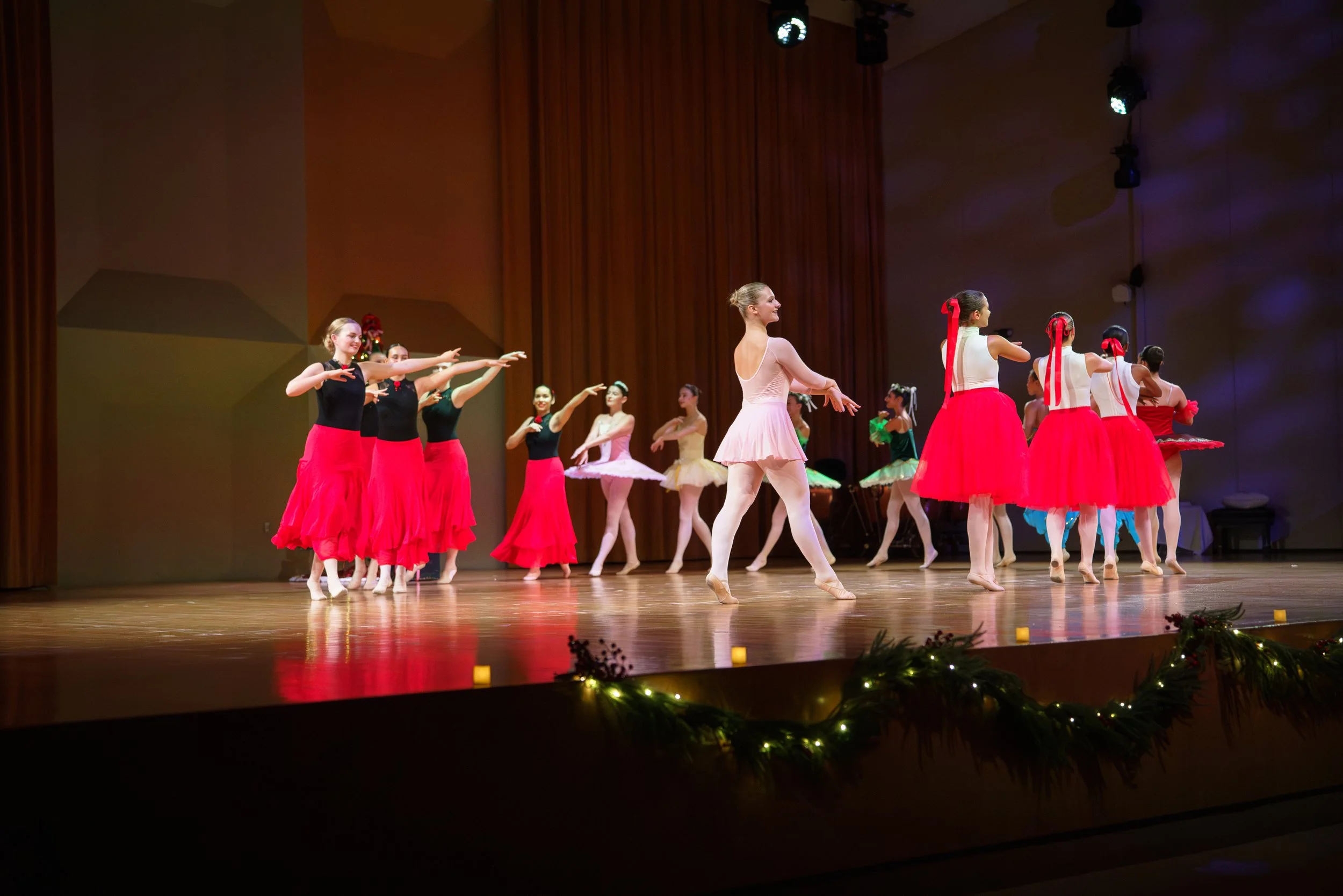 2025-11-13 The Nutcracker UM En Pointe-102.jpg
