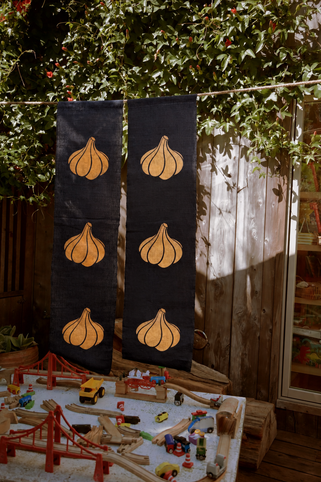 Garlic Katazome Ramie Noren Curtain