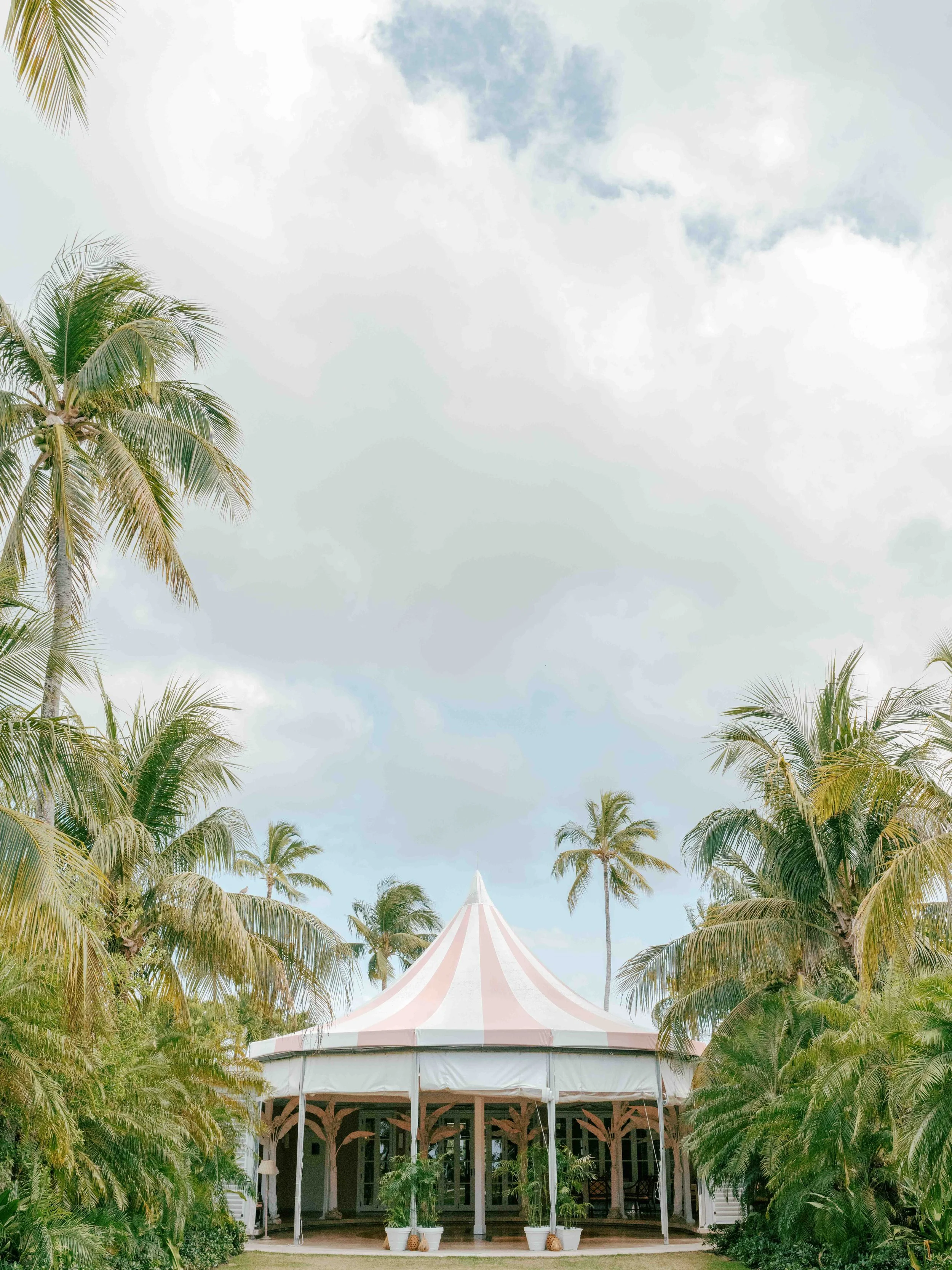 041-lyford-cay-club-wedding-rehearsal-dinner-bahamas-by-trent-bailey-nyc-wedding-photographer.JPG