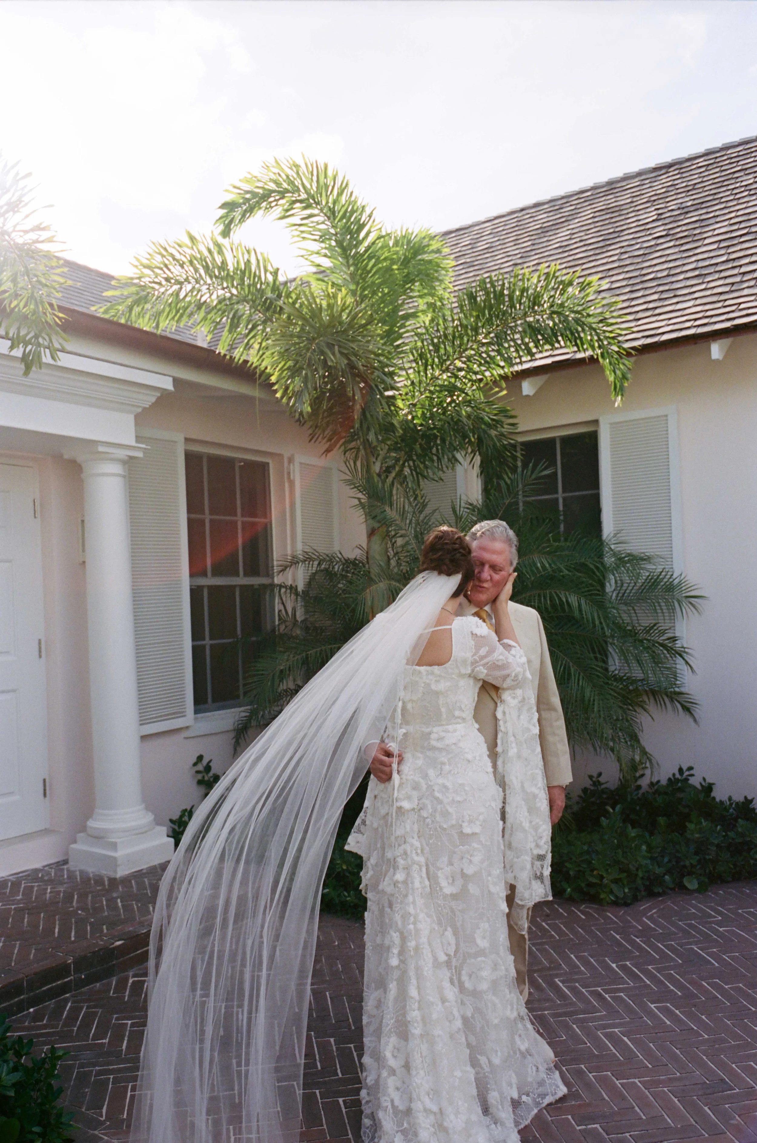 158-lyford-cay-club-wedding-bride-getting-ready-bahamas-by-trent-bailey-nyc-wedding-photographer.JPG