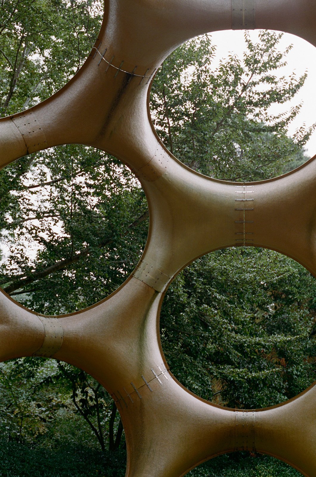 longhouse-reserve-wedding-gold-sculpture-circles-17.jpg