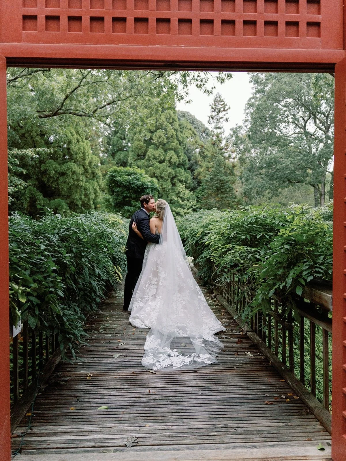 longhouse-reserve-wedding-embrace-red-gate-25.jpg