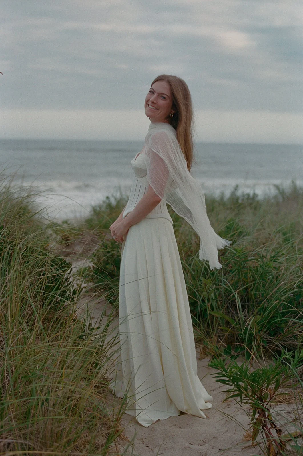 maidstone-club-wedding-venue-bride-in-dunes-ocean-04.jpg