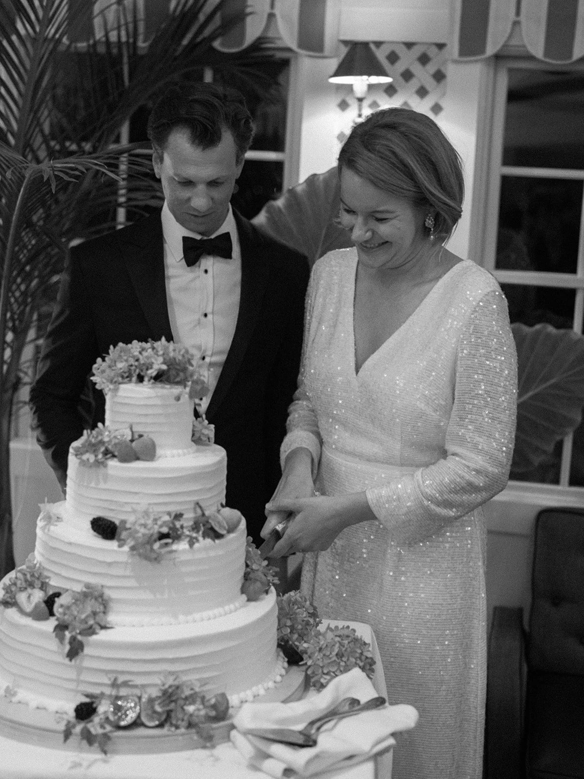 pridwin-hotel-wedding-cake-cutting-bw-87.jpg