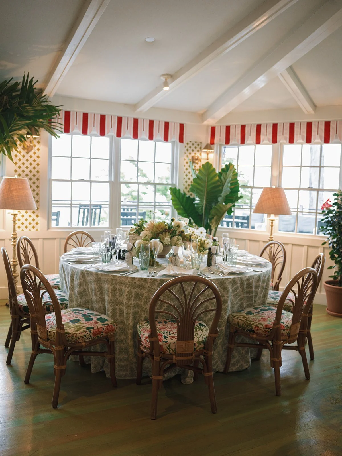 pridwin-hotel-wedding-dining-room-round-table-68.jpg