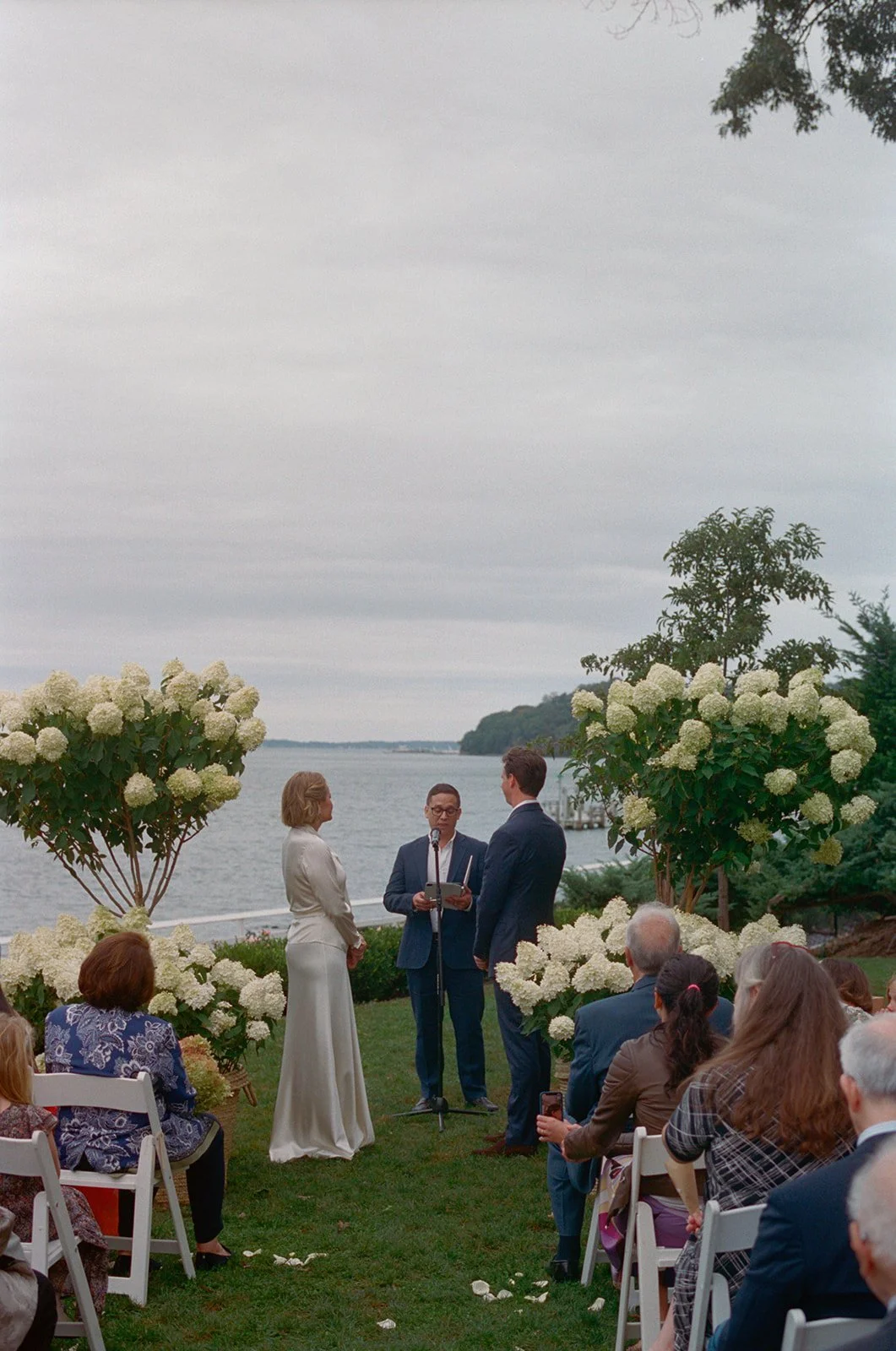 pridwin-hotel-wedding-ceremony-hydrangeas-26.jpg