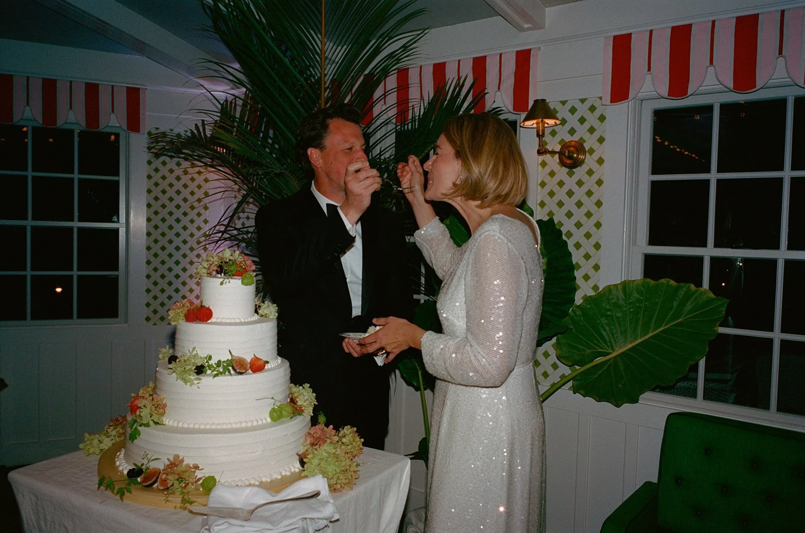 pridwin-hotel-wedding-cake-bite-color-91.jpg