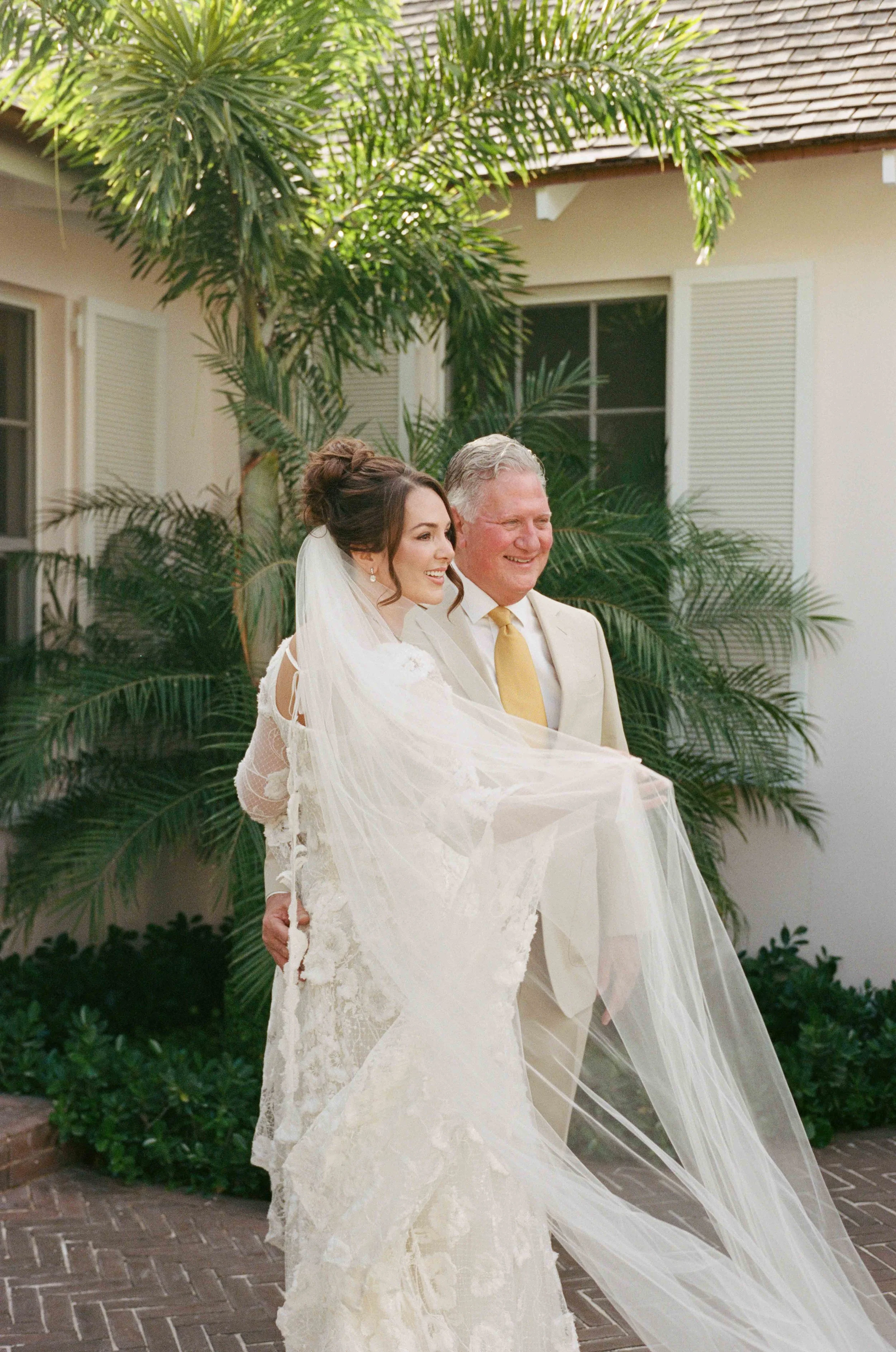 153-lyford-cay-club-wedding-bride-getting-ready-bahamas-by-trent-bailey-nyc-wedding-photographer.JPG