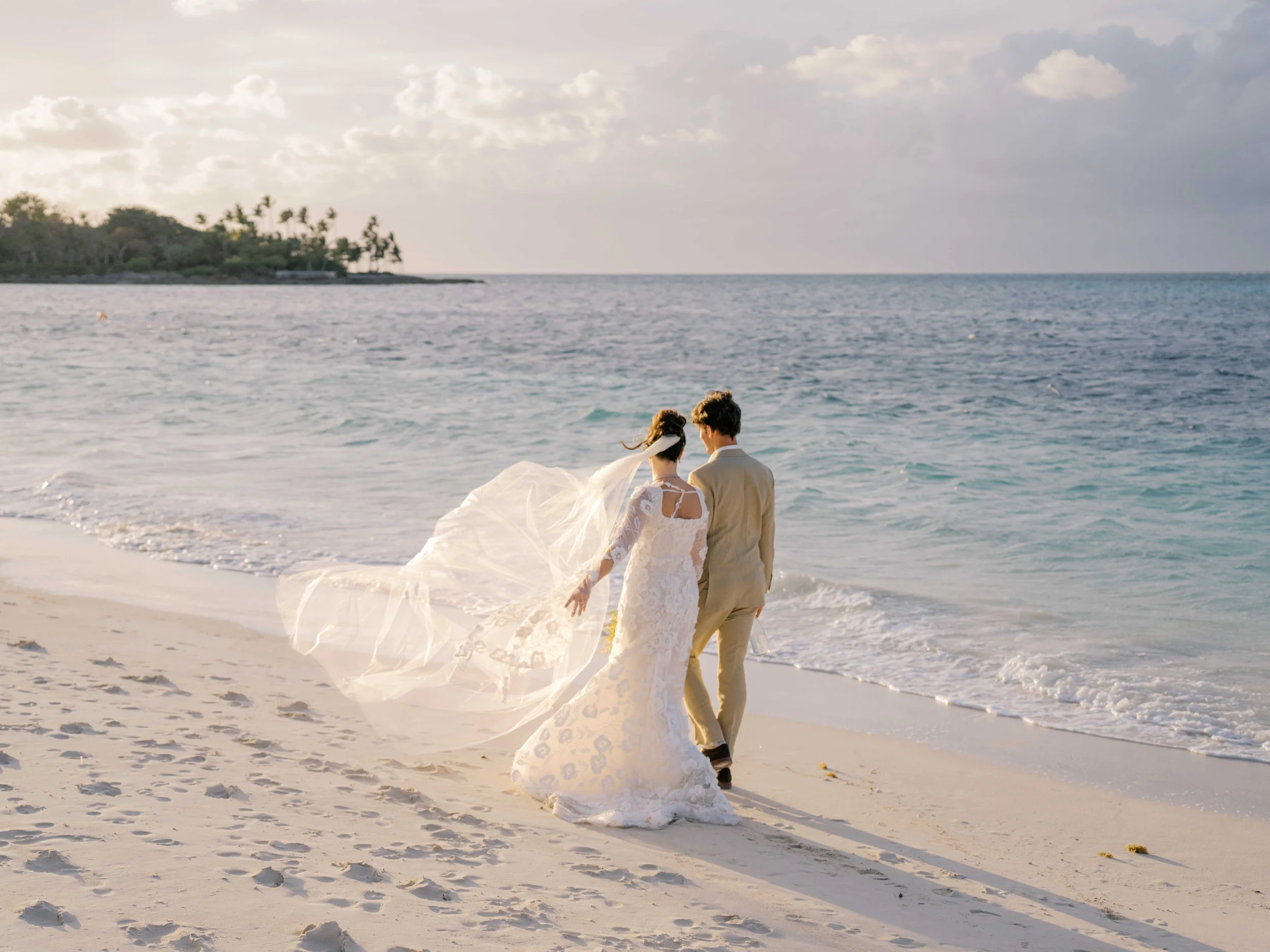 367-lyford-cay-club-wedding-couples-beach-portraits-bahamas-by-trent-bailey-nyc-wedding-photographer.JPG
