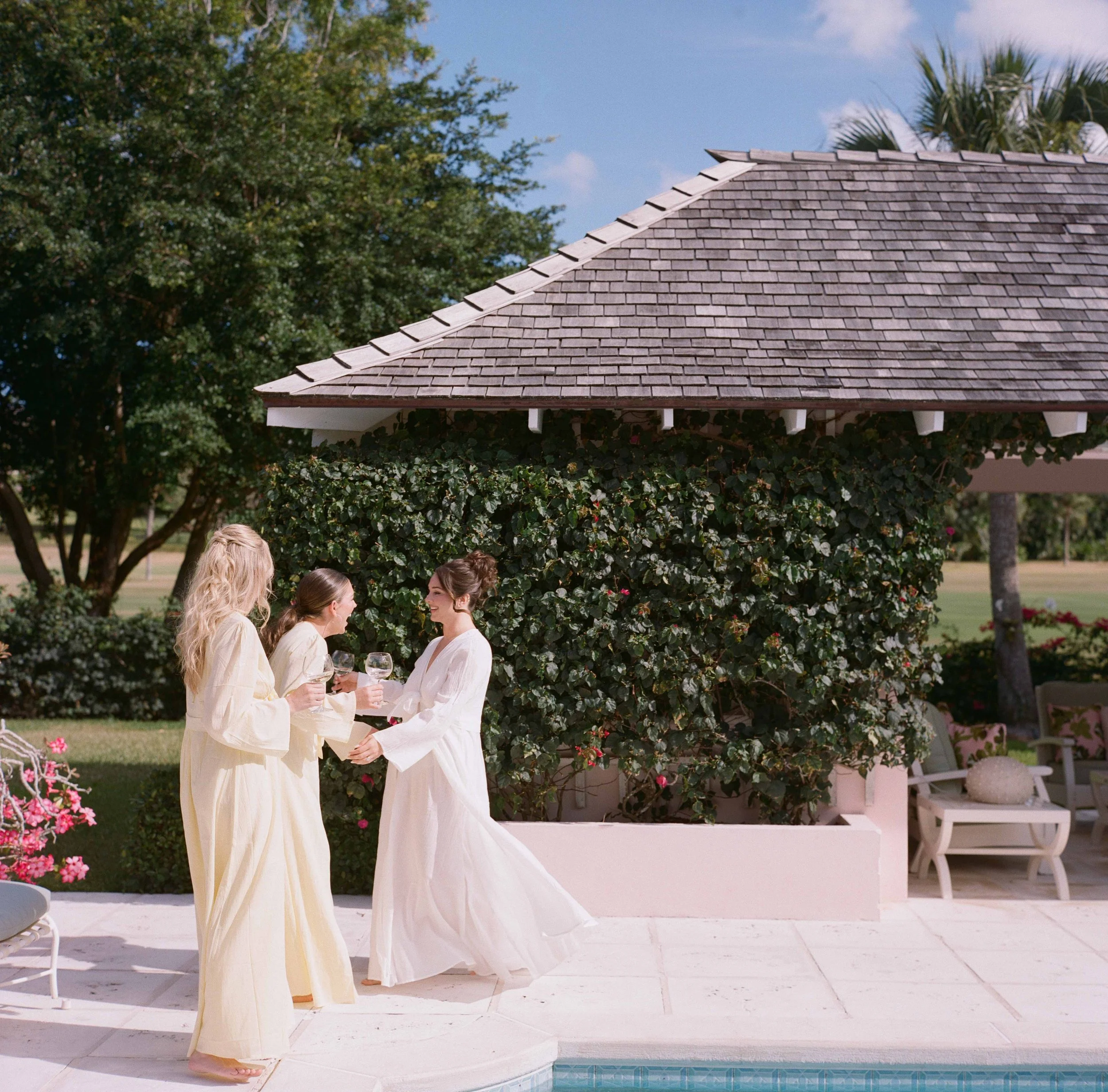097-lyford-cay-club-wedding-bride-getting-ready-bahamas-by-trent-bailey-nyc-wedding-photographer.JPG