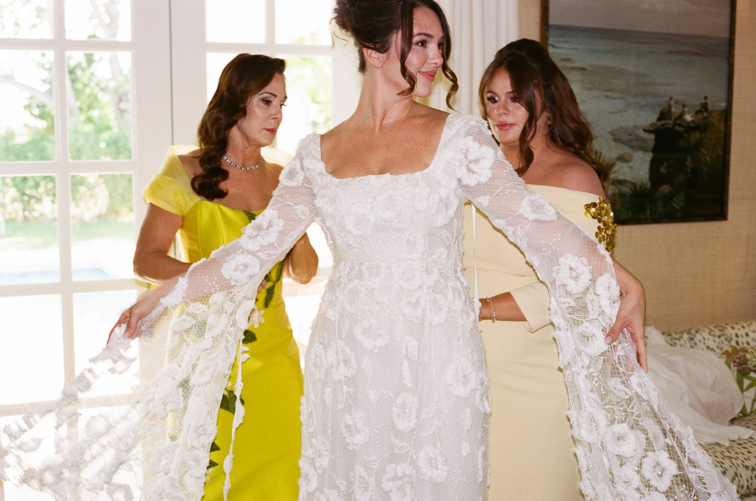 107-lyford-cay-club-wedding-bride-getting-ready-bahamas-by-trent-bailey-nyc-wedding-photographer.JPG