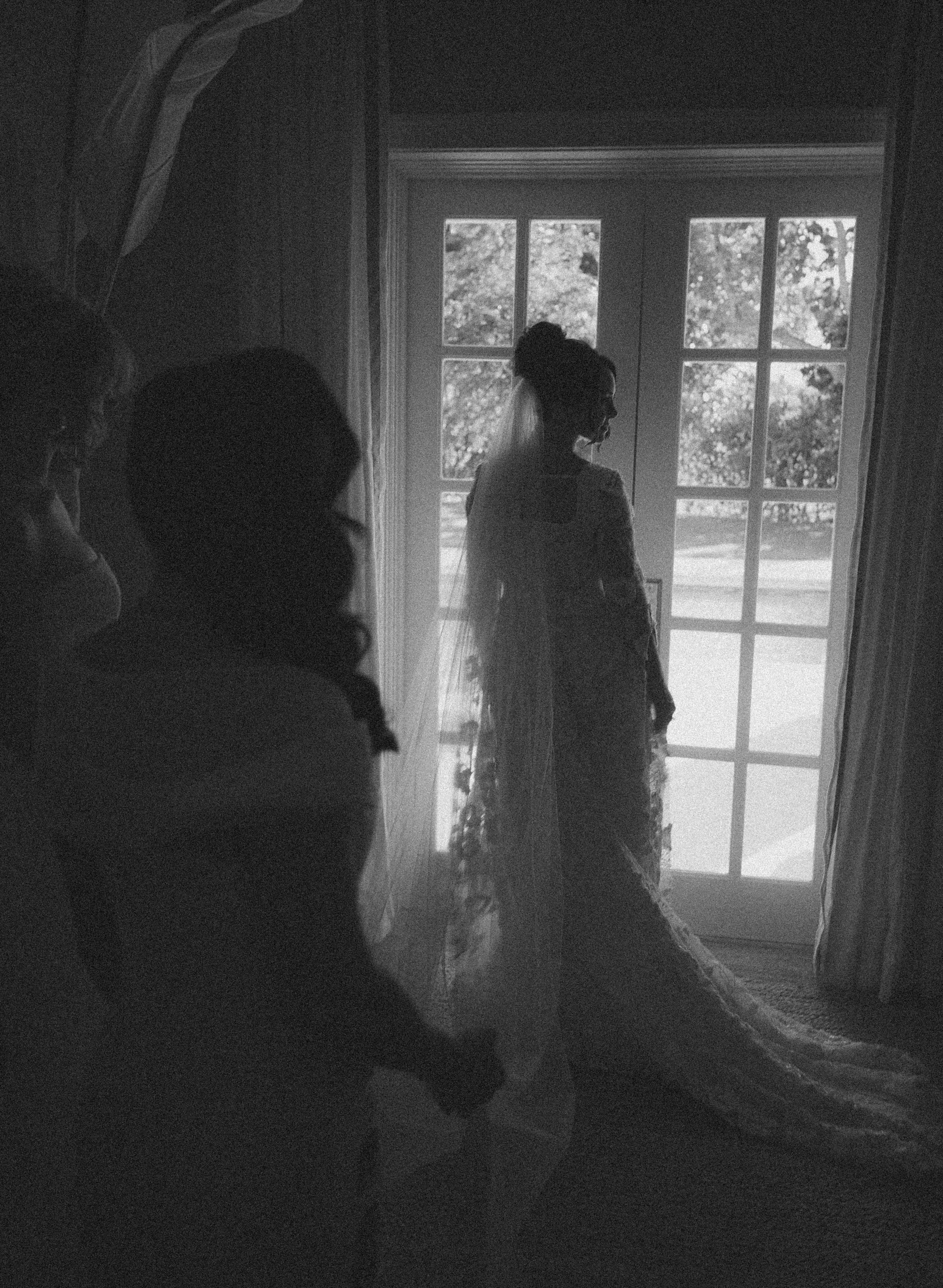 100-lyford-cay-club-wedding-bride-getting-ready-bahamas-by-trent-bailey-nyc-wedding-photographer.JPG
