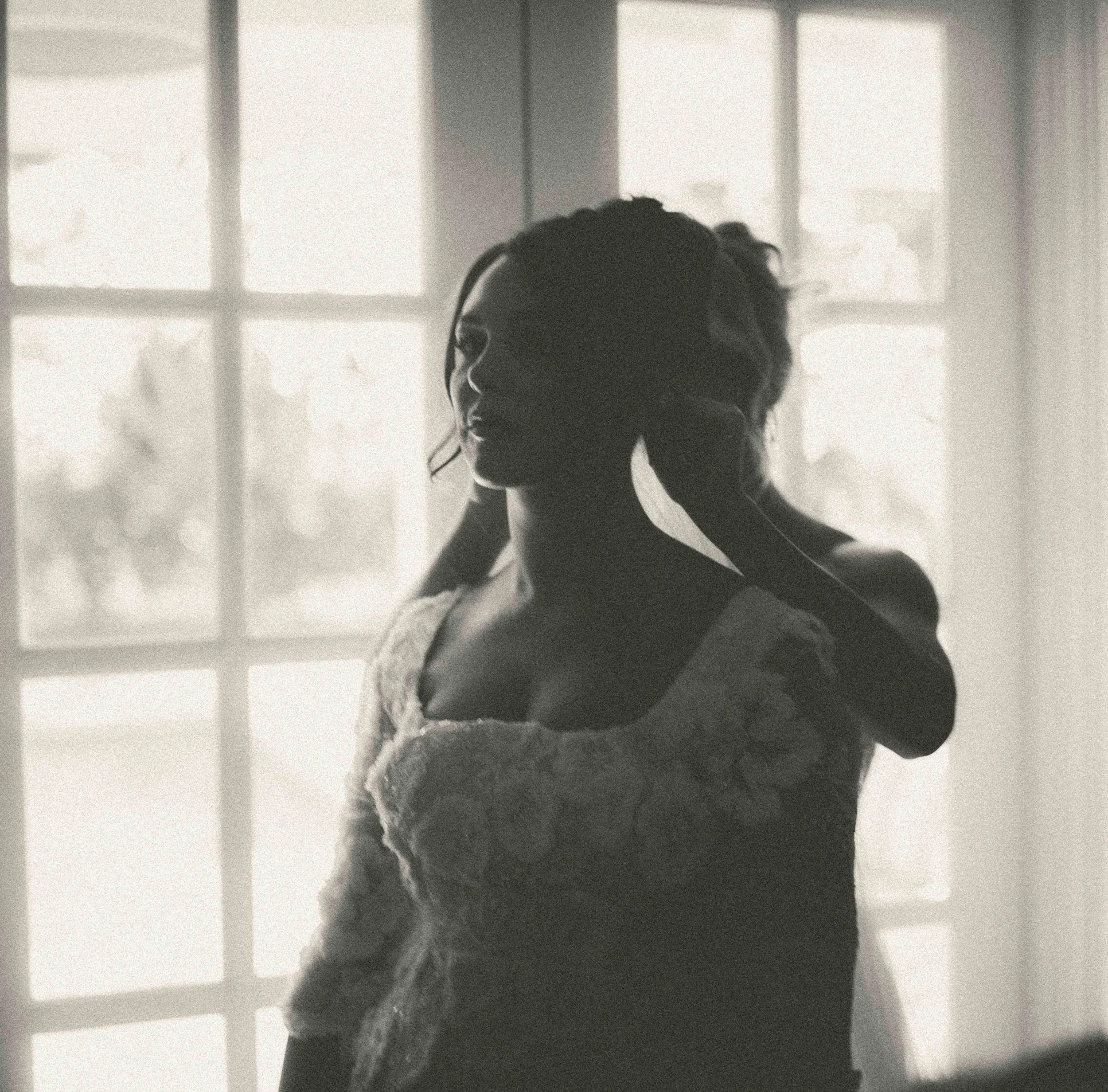 101-lyford-cay-club-wedding-bride-getting-ready-bahamas-by-trent-bailey-nyc-wedding-photographer.JPG