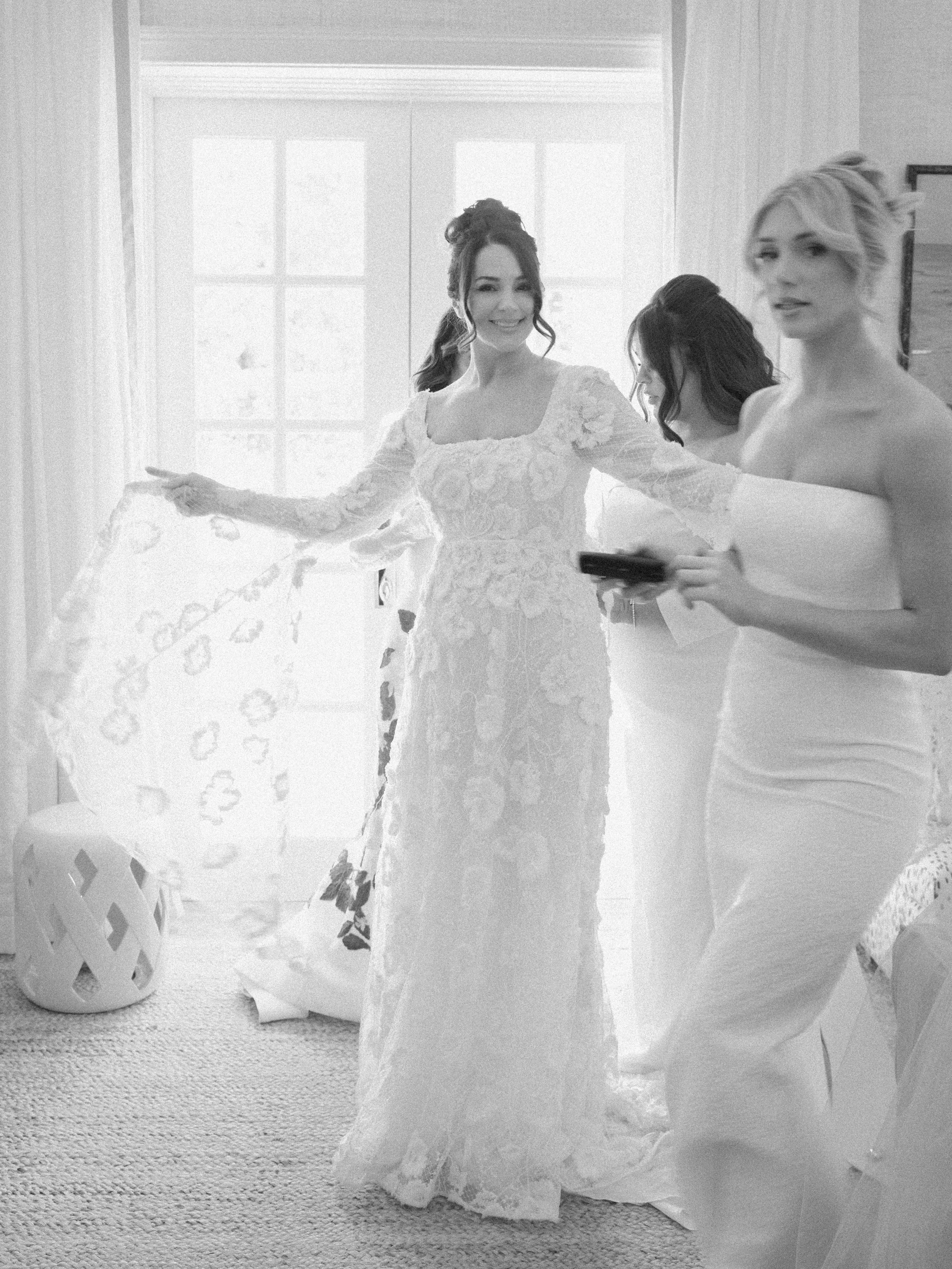 127-lyford-cay-club-wedding-bride-getting-ready-bahamas-by-trent-bailey-nyc-wedding-photographer.JPG