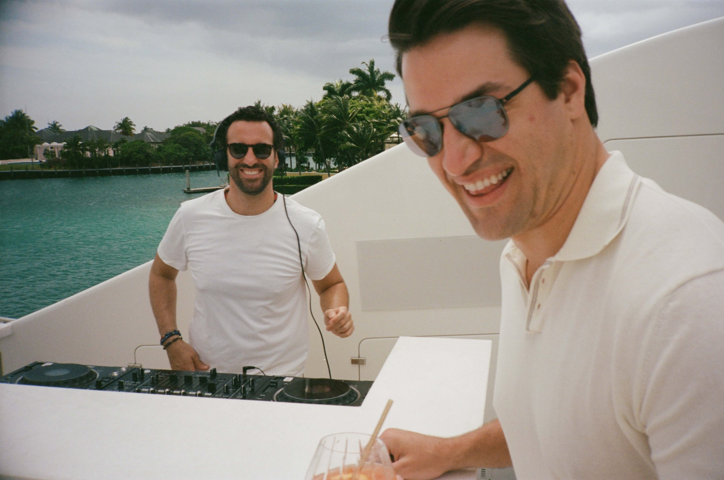 649-lyford-cay-club-yacht-party-bahamas-by-trent-bailey-nyc-wedding-photographer.JPG