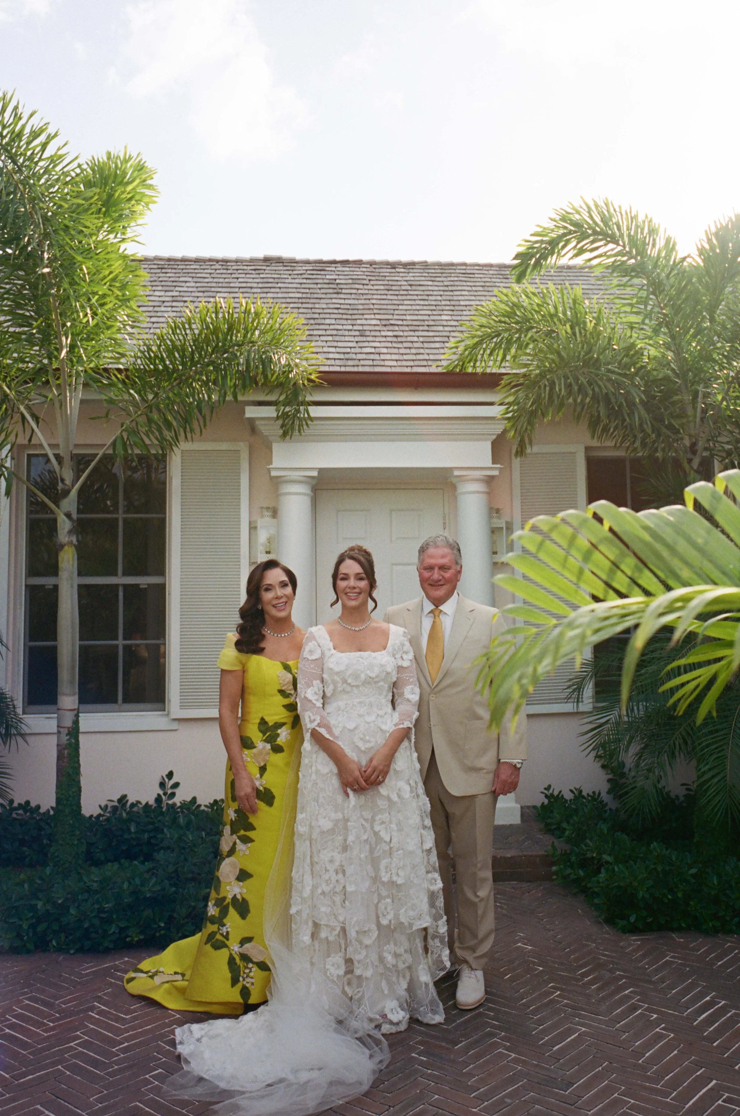 157-lyford-cay-club-wedding-bride-getting-ready-bahamas-by-trent-bailey-nyc-wedding-photographer.JPG