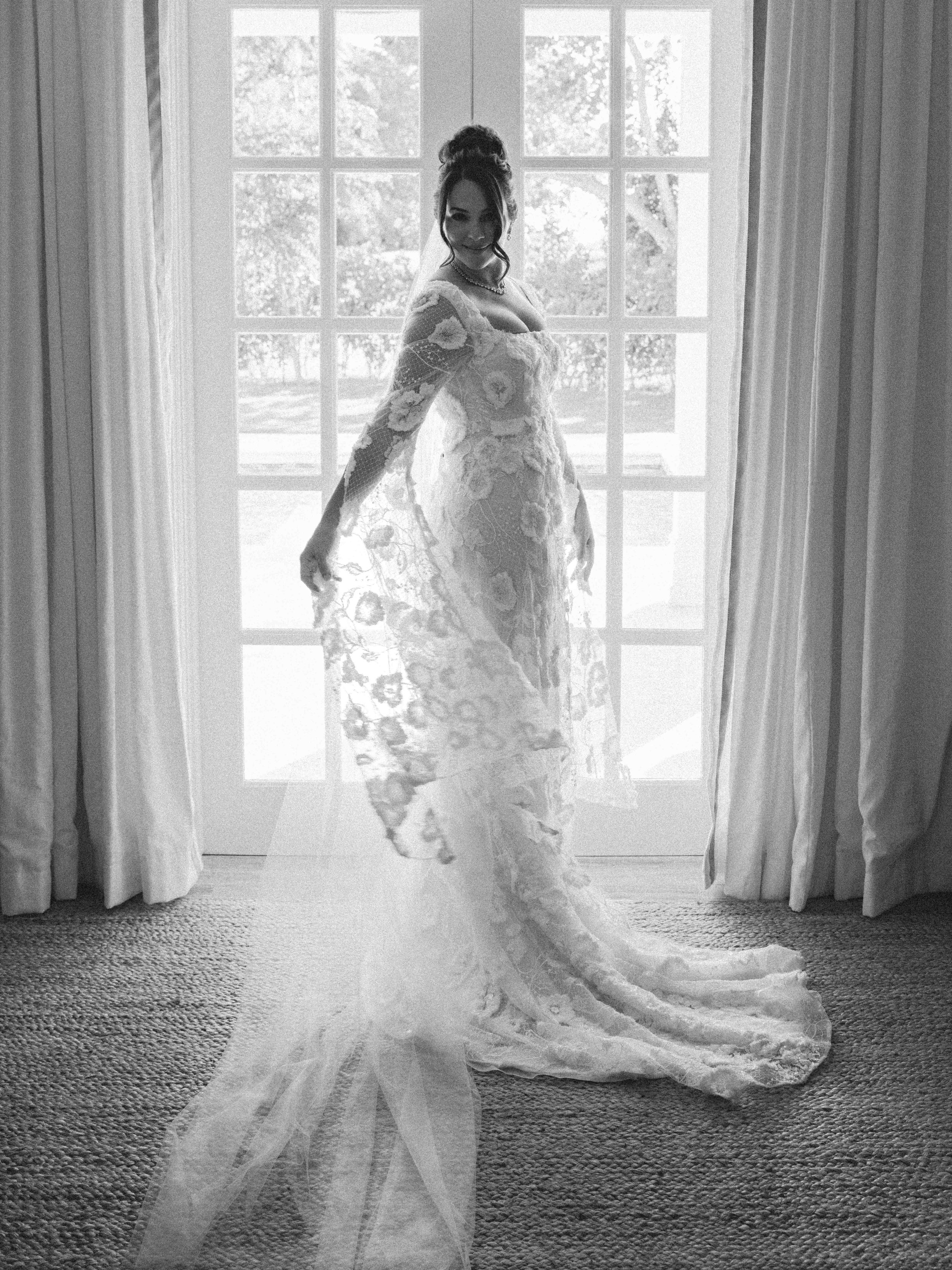 139-lyford-cay-club-wedding-bride-getting-ready-bahamas-by-trent-bailey-nyc-wedding-photographer.JPG