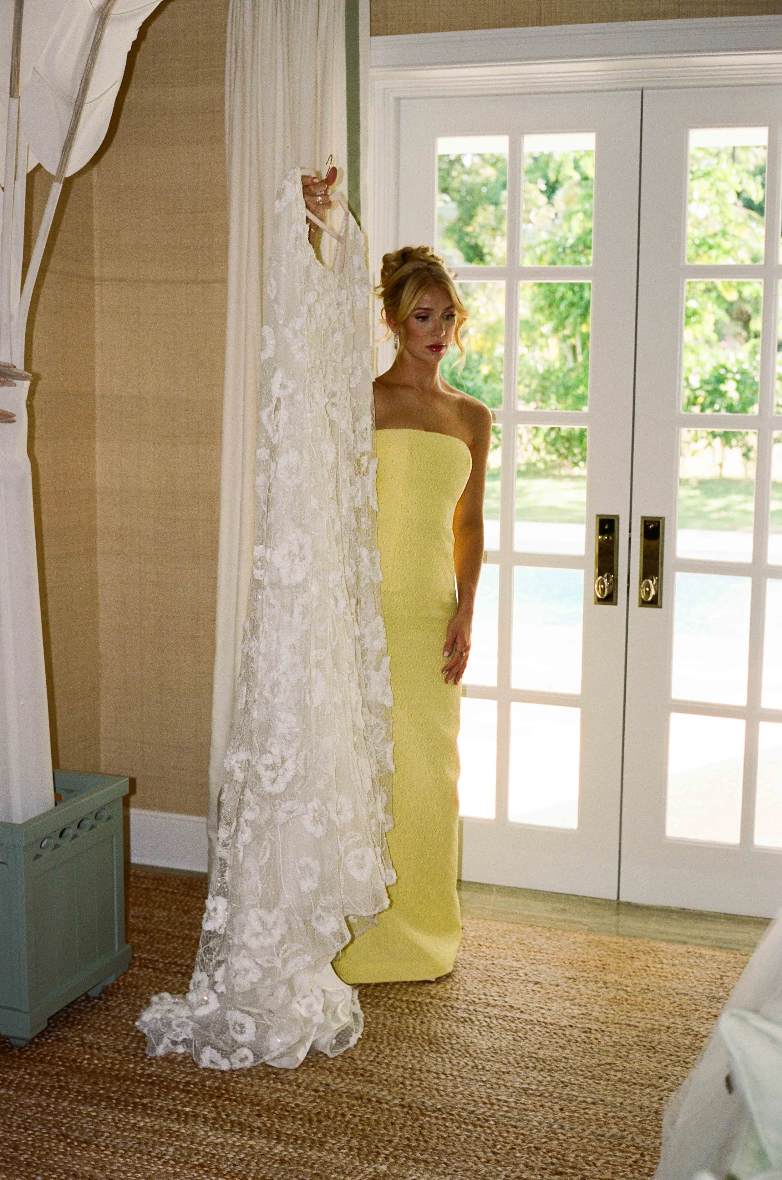 106-lyford-cay-club-wedding-bride-getting-ready-bahamas-by-trent-bailey-nyc-wedding-photographer.JPG