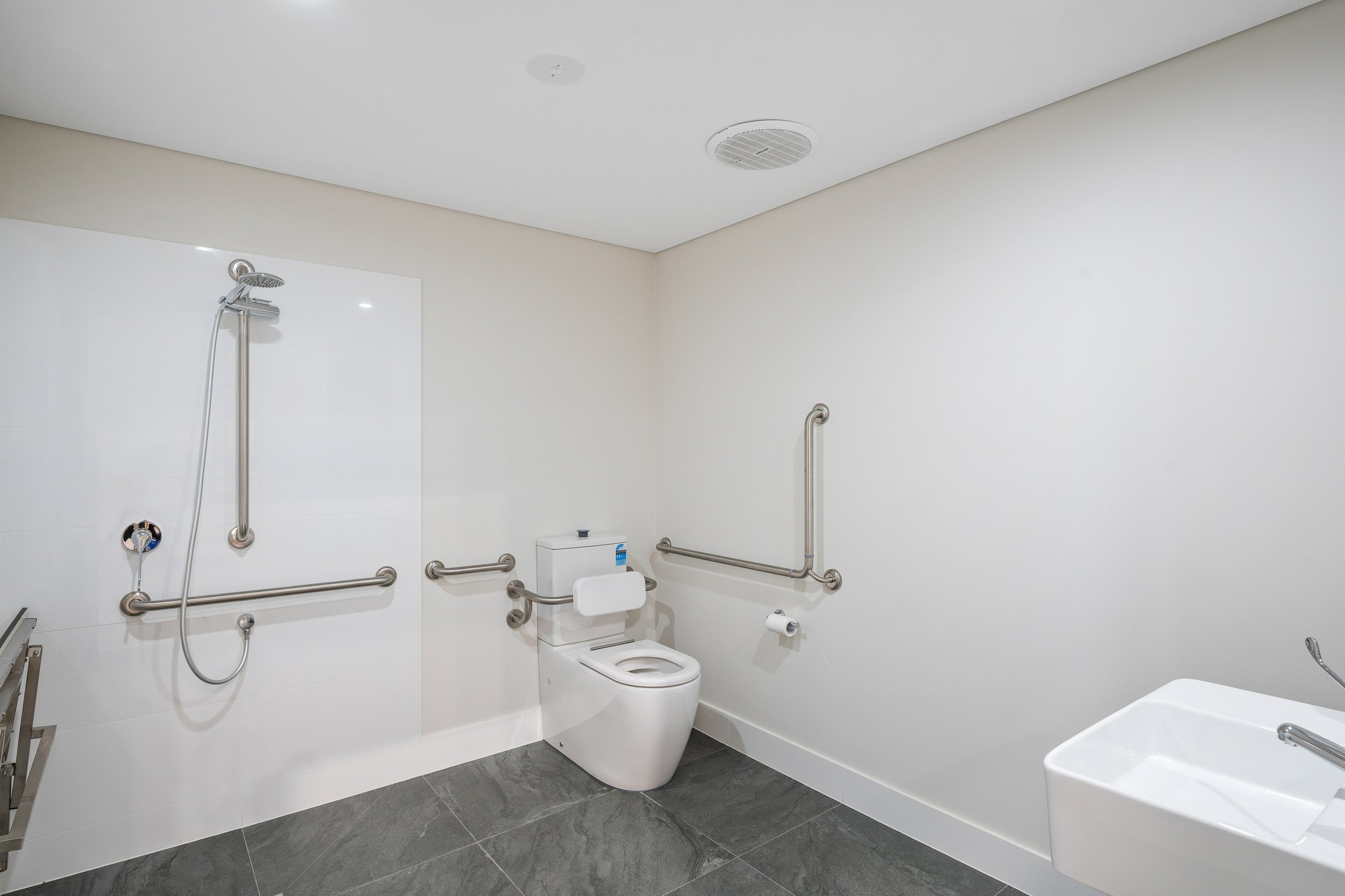 15 Newlyn St, Belmont 13.jpg