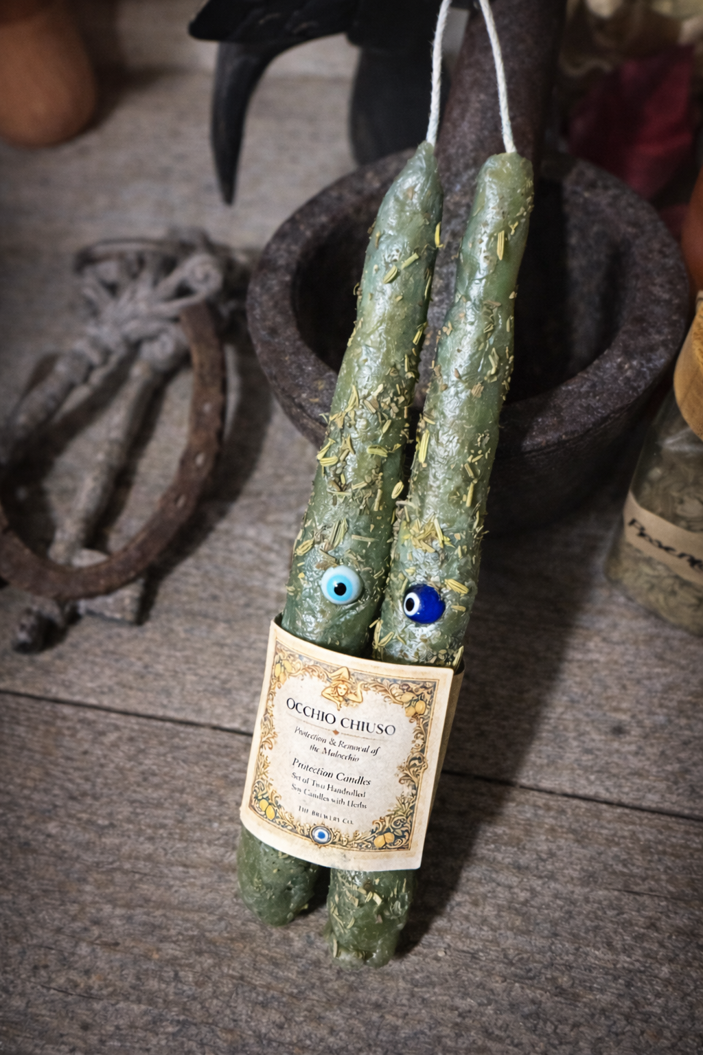 Occhio Chiuso Ritual Hand Rolled Beeswax Candles (Set of 2)