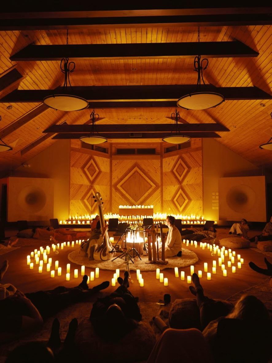 During the November Resonance experience, @nakaloka_ carried us through a sacred concert of breath, frequency and devotion. Where voice met circuit and ritual met resonance, the room became a living instrument.

Deep gratitude to @victorienjoy and @m