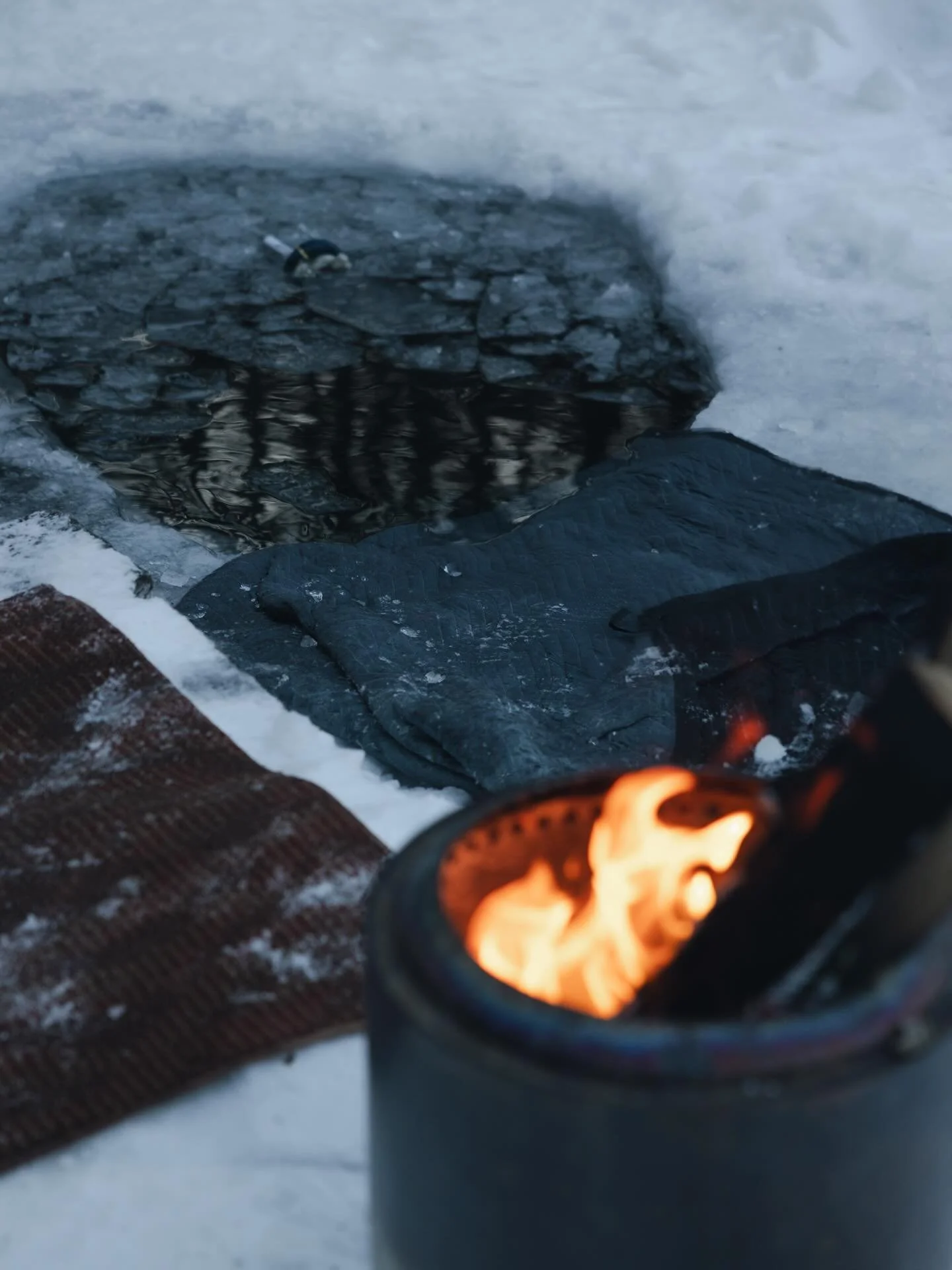 Fire and ice, and the polarities we embrace. 

📷 @kiernanromephoto