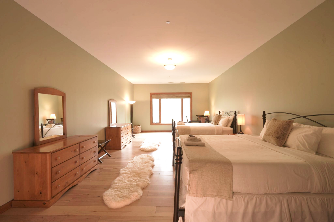 Mountain House Grand  |  Curiouser Wander Into Wonder