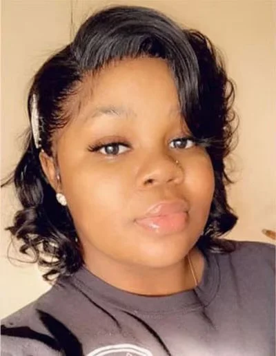 6 Years 🕊️

Today we honor and celebrate the life of Breonna Taylor ~ a beloved daughter, sister, cousin, niece, and friend.

We hold her mother Tamika Palmer and her sister Ju&rsquo;Niyah Palmer in love today and always. Sisters need their best gir