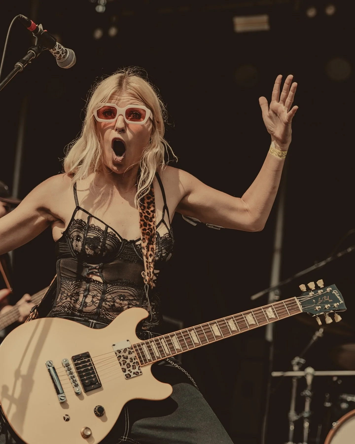 Whether playing it up for the camera or cracking jokes with the crowd, @polivandam kept her set at @punkintheparkfest Worcester feeling loose and alive. [ captured for @rokkr.press ]