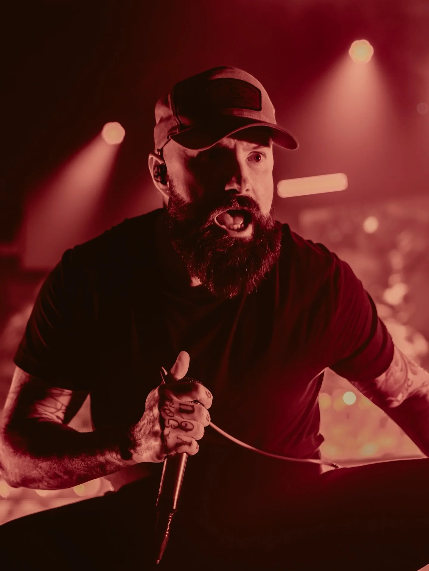 If you stuck it out, you already know that @augustburnsred didn&rsquo;t coast to the finish at @collegestmusic in New Haven, the second stop on their Spring Horizons tour.

[ captured for @rokkr.press ]