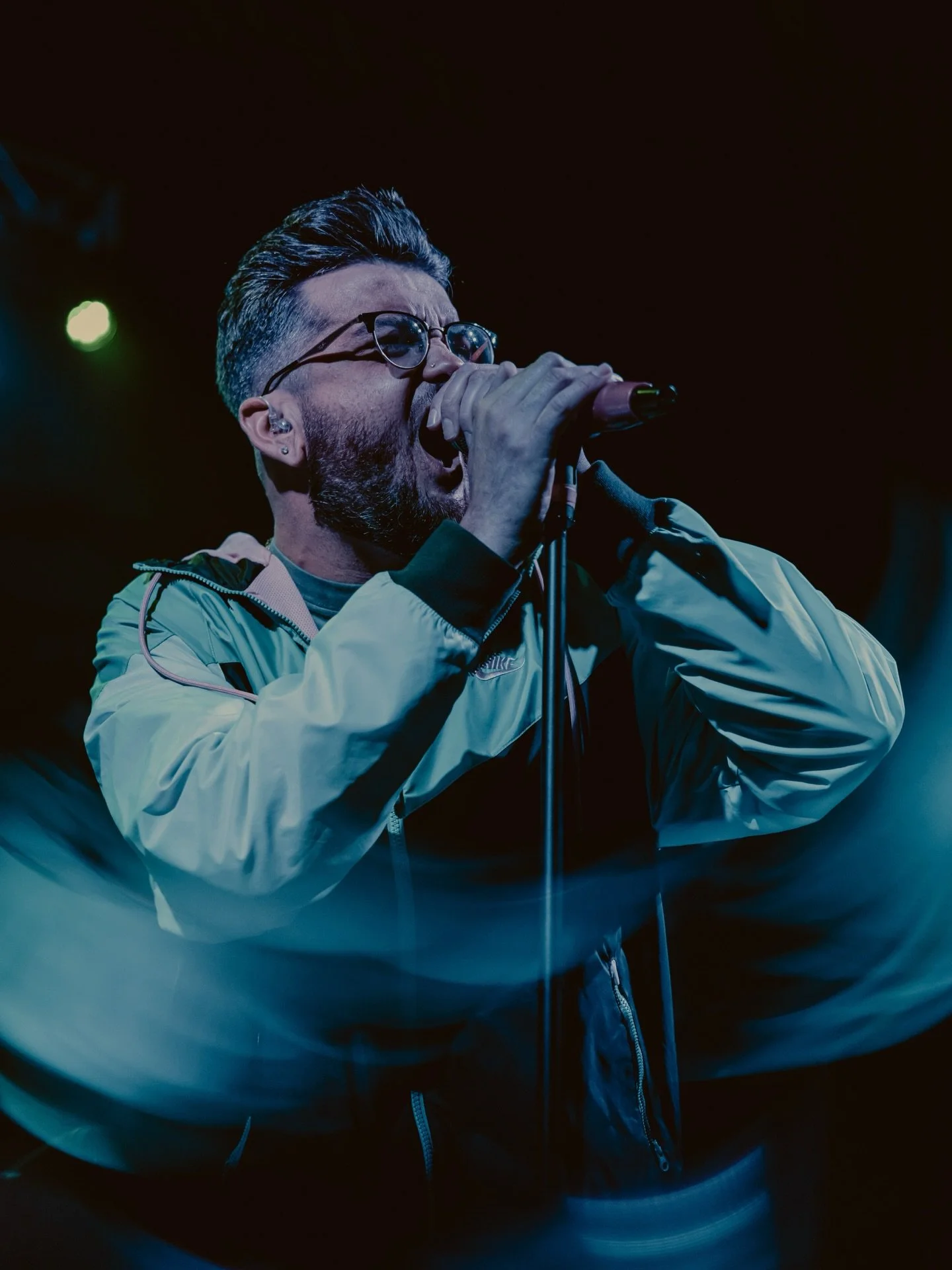 I&rsquo;m not gonna lie, the middle school band nerd in me could never have imagined a metal band putting a woodwind instrument at its centerpiece.  But @dreamwake.ct makes it work! Selects from their hometown New Haven set opening for @augustburnsre