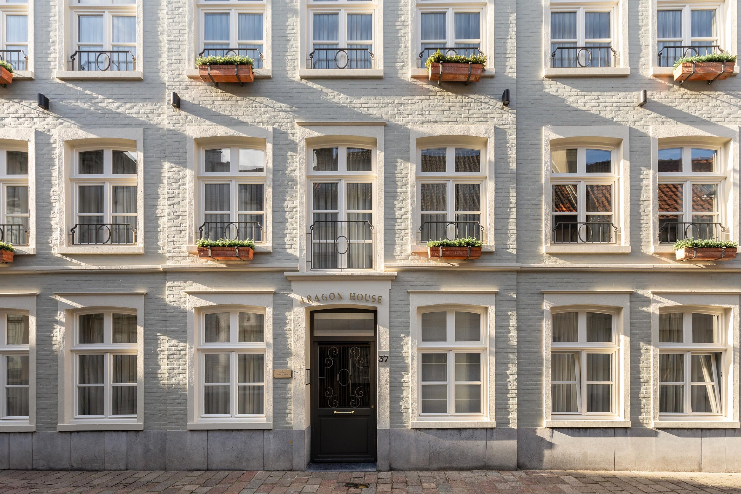 Aragon House 3.jpg