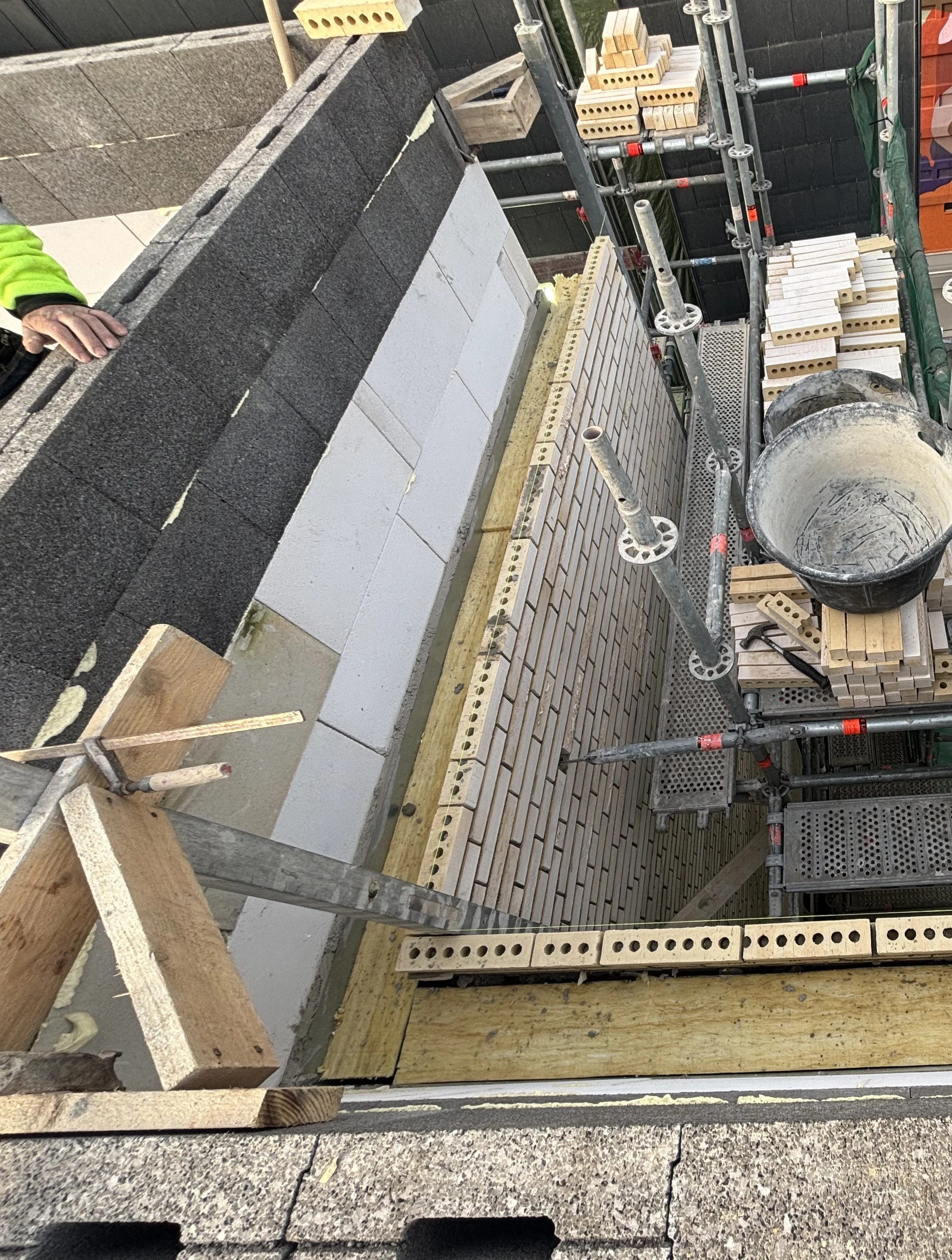 Stand van zaken project: binnenmuren 1ste, 2de en helft 3de zijn geplaatst - 20 maart 2026