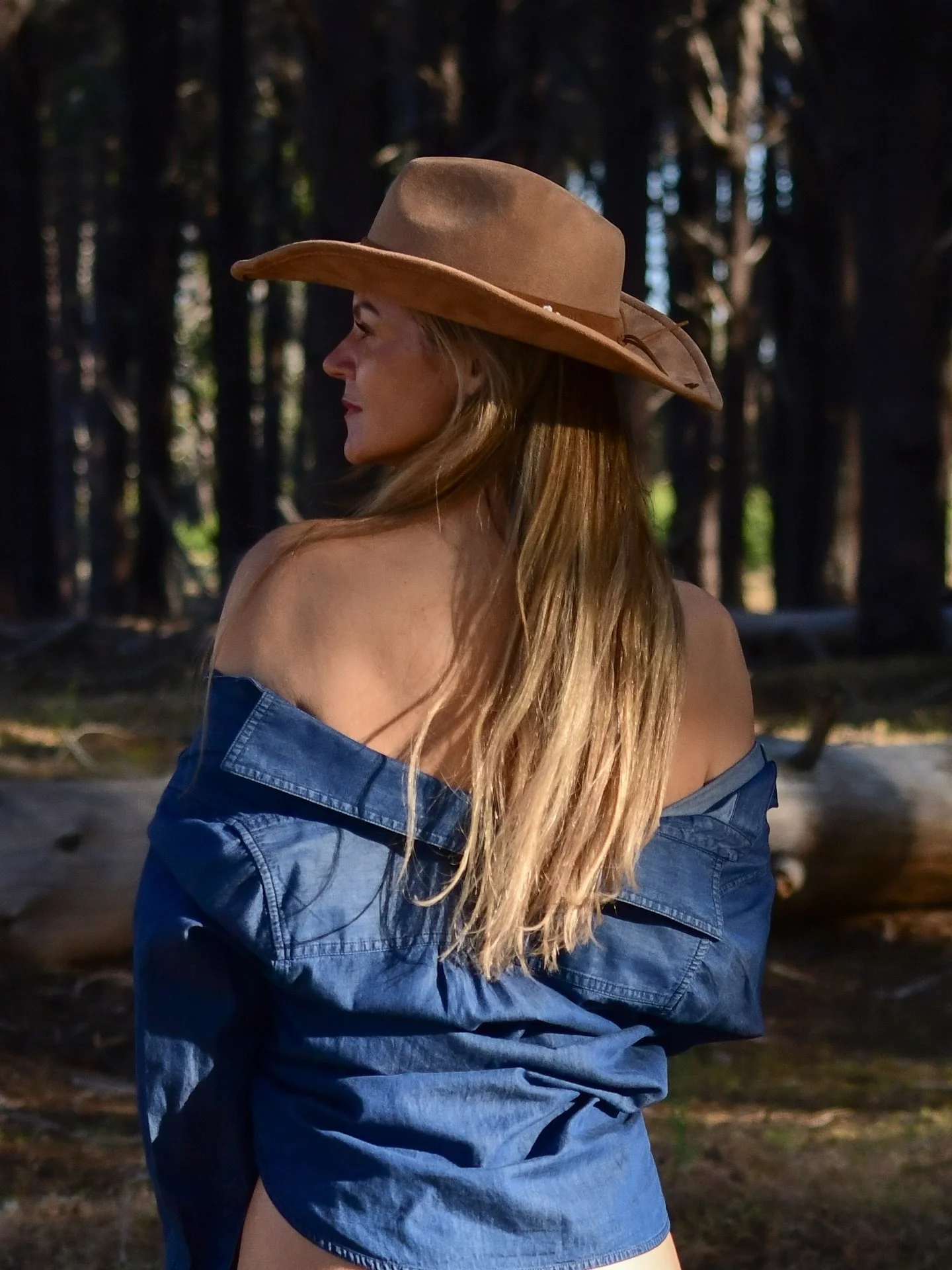 Wild spirit. Sharp mind. Soft heart. Deadly confidence.
She&rsquo;s her own standard. A woman who knows her worth doesn&rsquo;t need permission&hellip;
She is the moment. And that&rsquo;s more than enough.

She is Dashing. @eldsbaptista